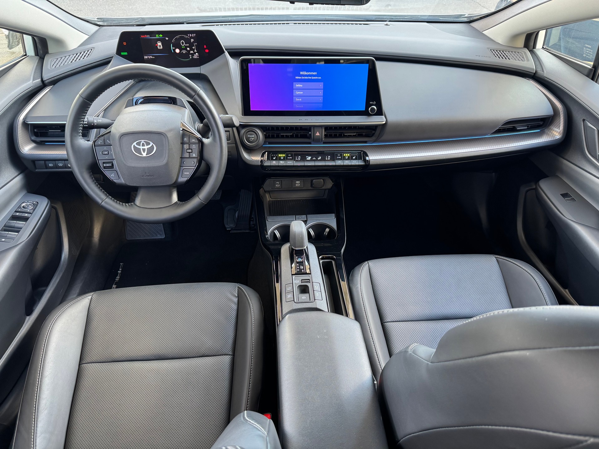 TOYOTA Prius 2,0 VVT-i Plug-in Hybrid Premium-image-6