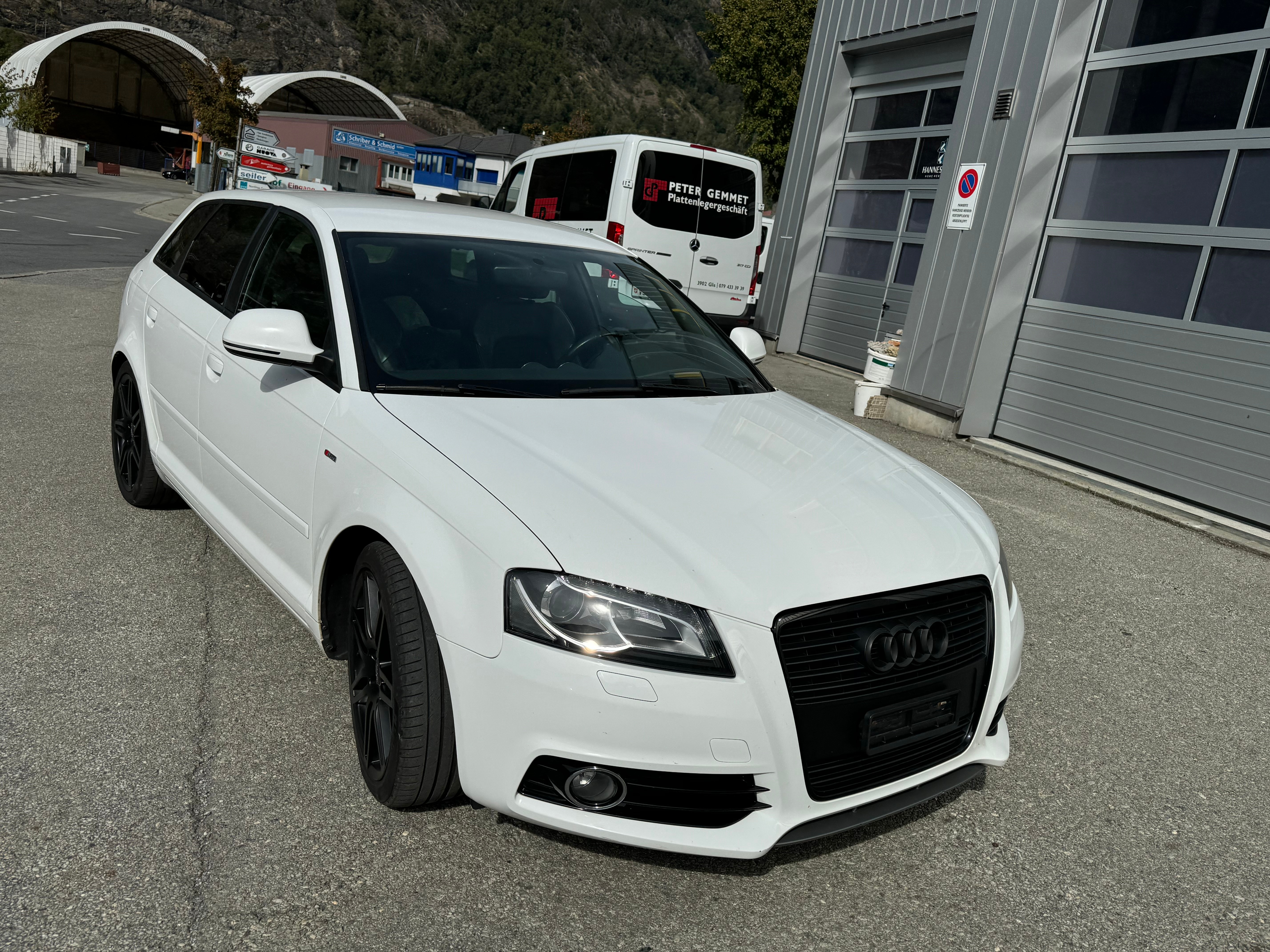 Car photo
