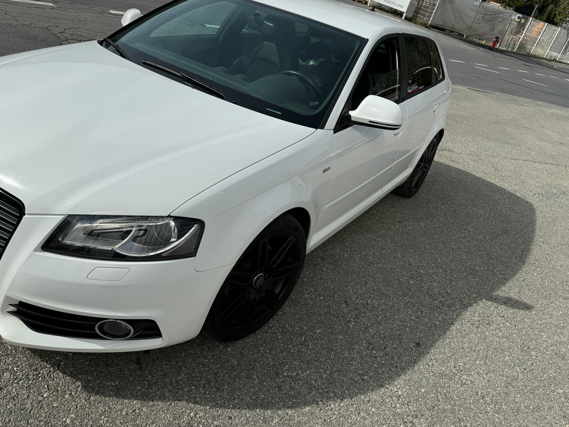 AUDI A3 Sportback 2.0 TFSI Ambition quattro S-tronic-image-13