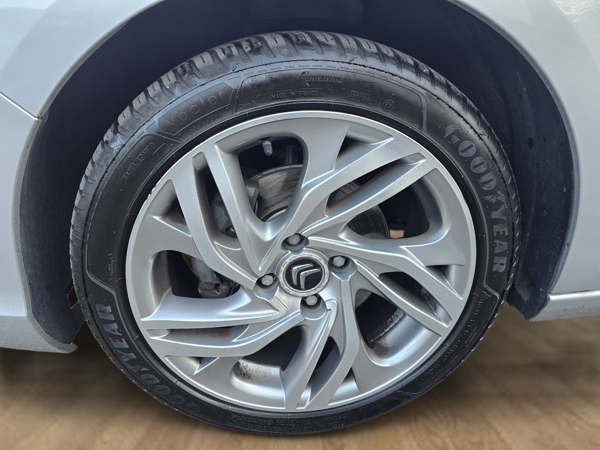 CITROEN C4 Berline 1.6 e-HDi Exclusive EGS6-image-23