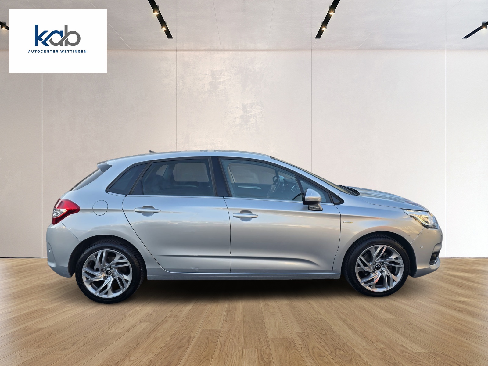 CITROEN C4 Berline 1.6 e-HDi Exclusive EGS6-image-6