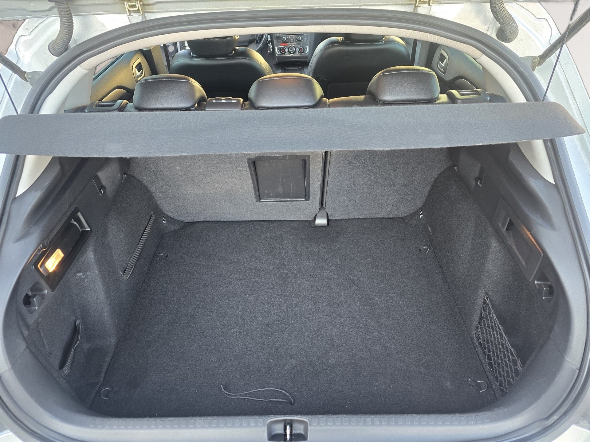 CITROEN C4 Berline 1.6 e-HDi Exclusive EGS6-image-17