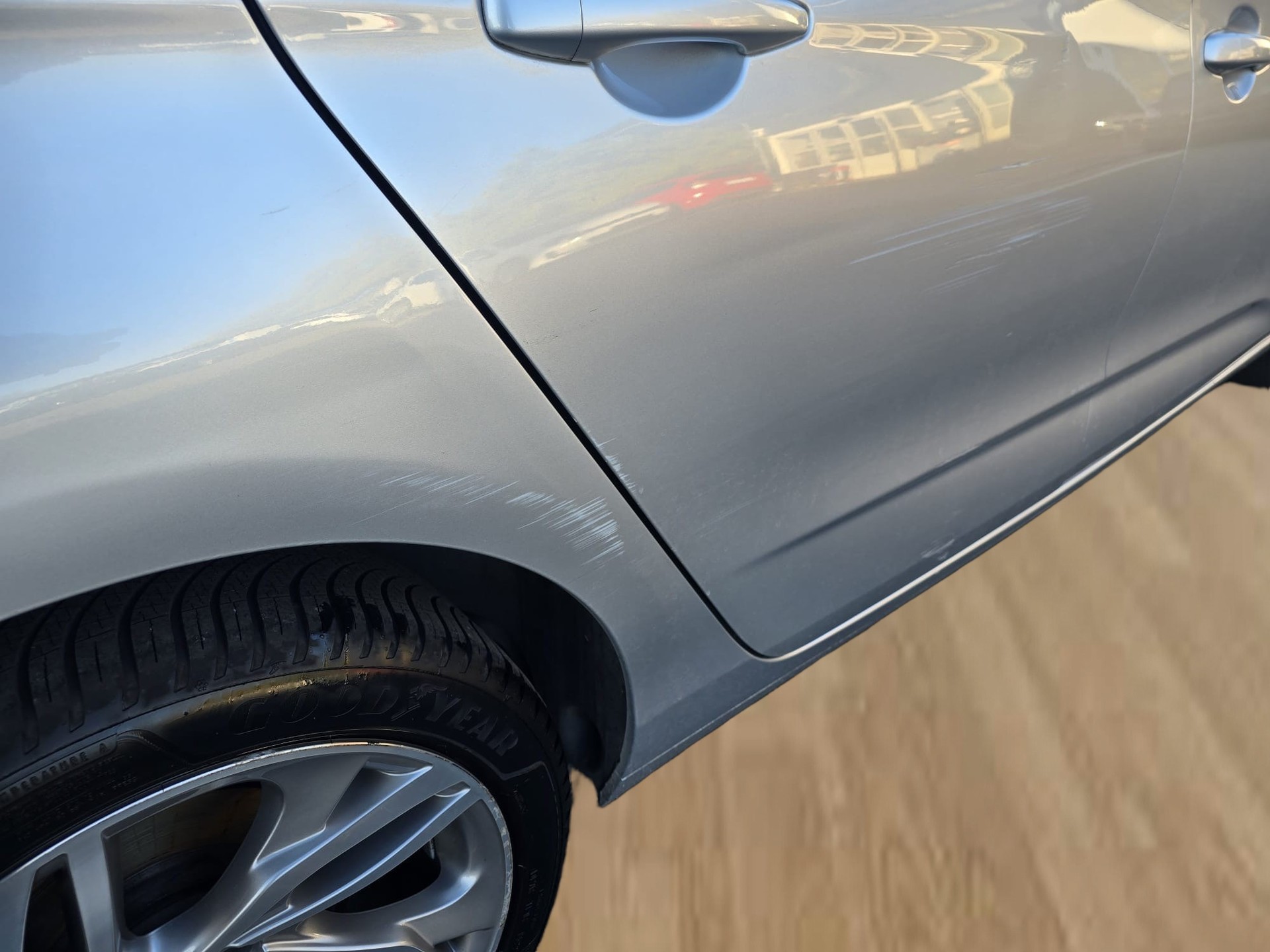 CITROEN C4 Berline 1.6 e-HDi Exclusive EGS6-image-3