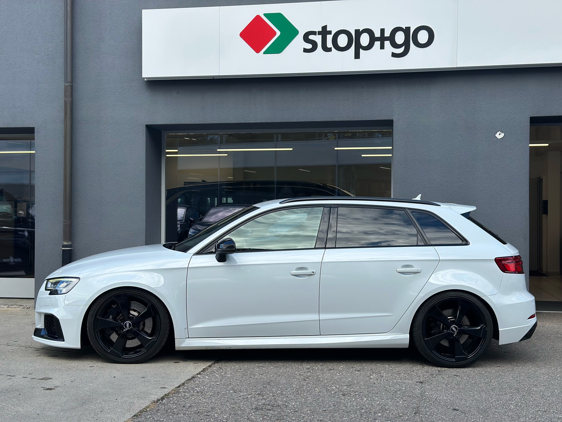 AUDI RS3 Sportback 2.5 TSI quattro S-tronic-image-1