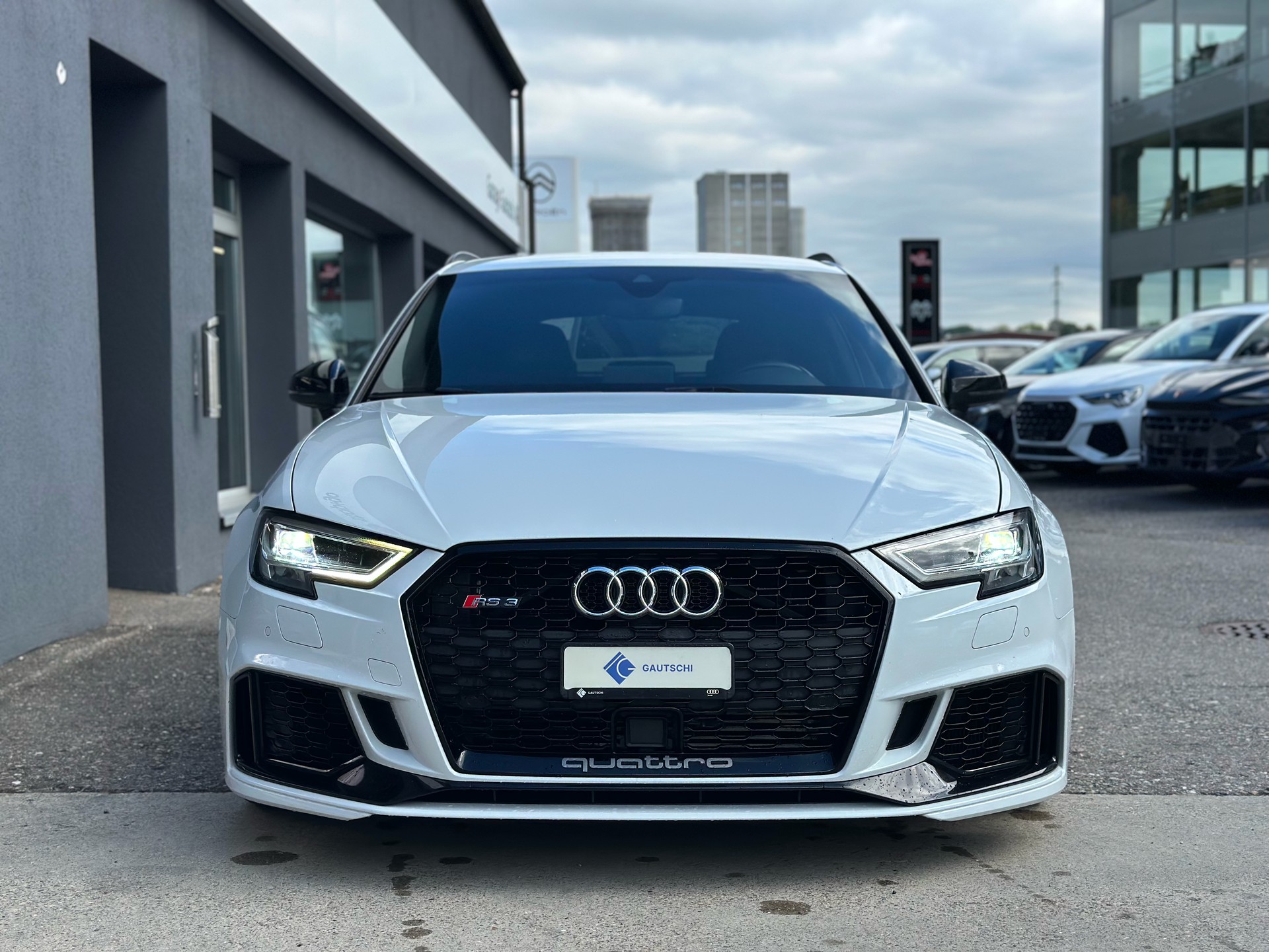 AUDI RS3 Sportback 2.5 TSI quattro S-tronic-image-3