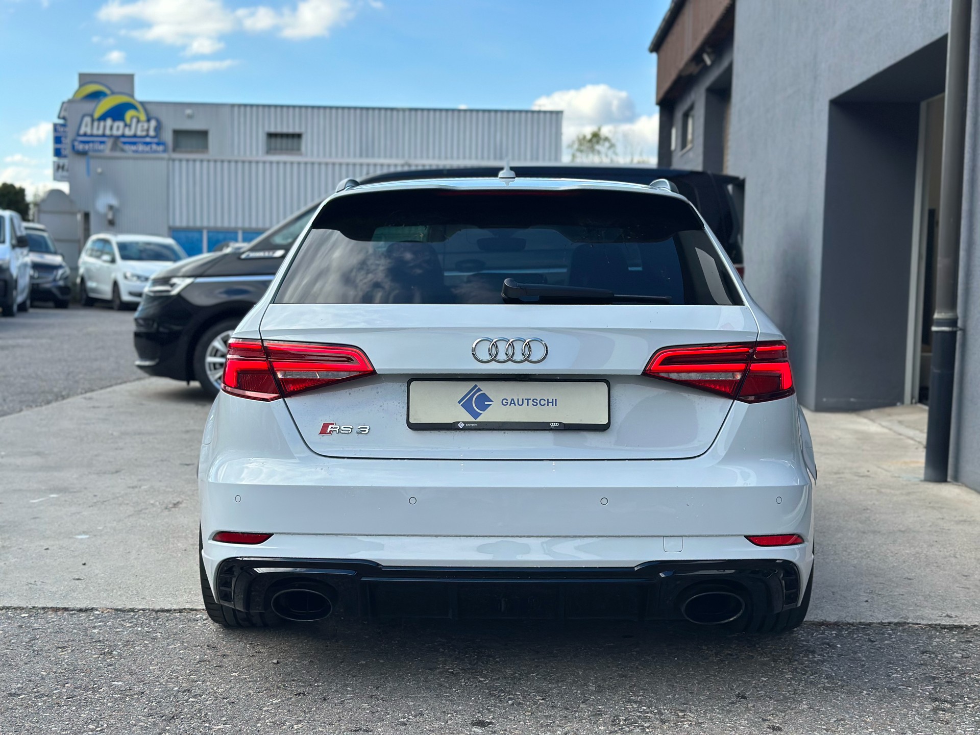 AUDI RS3 Sportback 2.5 TSI quattro S-tronic-image-2