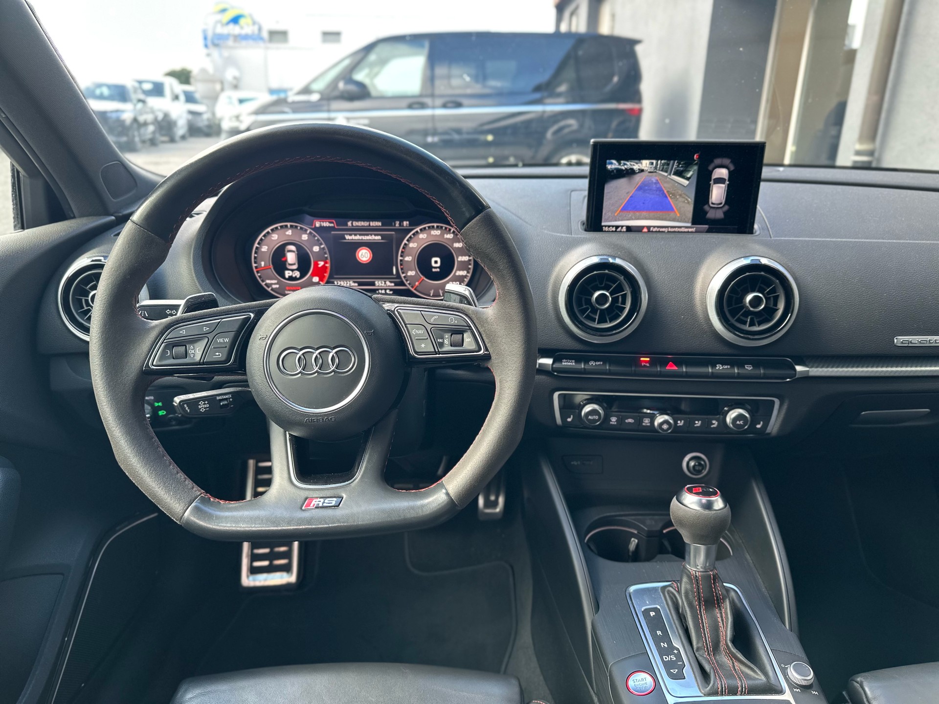 AUDI RS3 Sportback 2.5 TSI quattro S-tronic-image-8