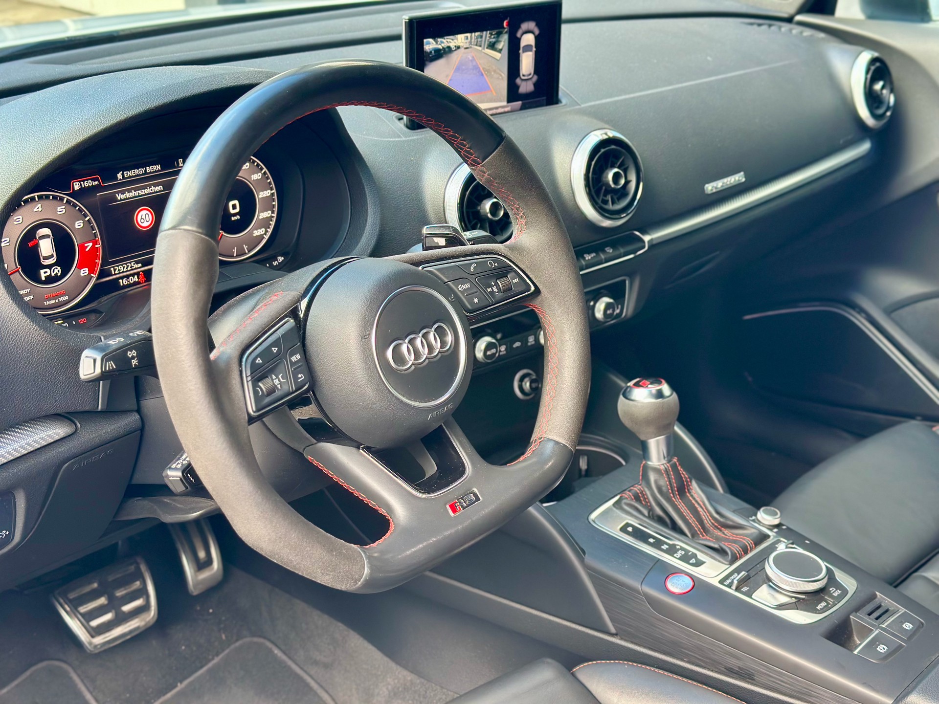 AUDI RS3 Sportback 2.5 TSI quattro S-tronic-image-5