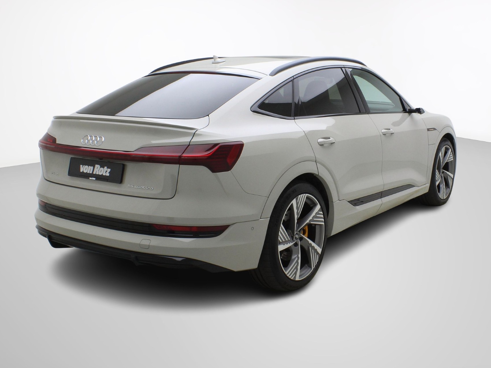 AUDI e-tron Sportback 55 S Line quattro-image-4