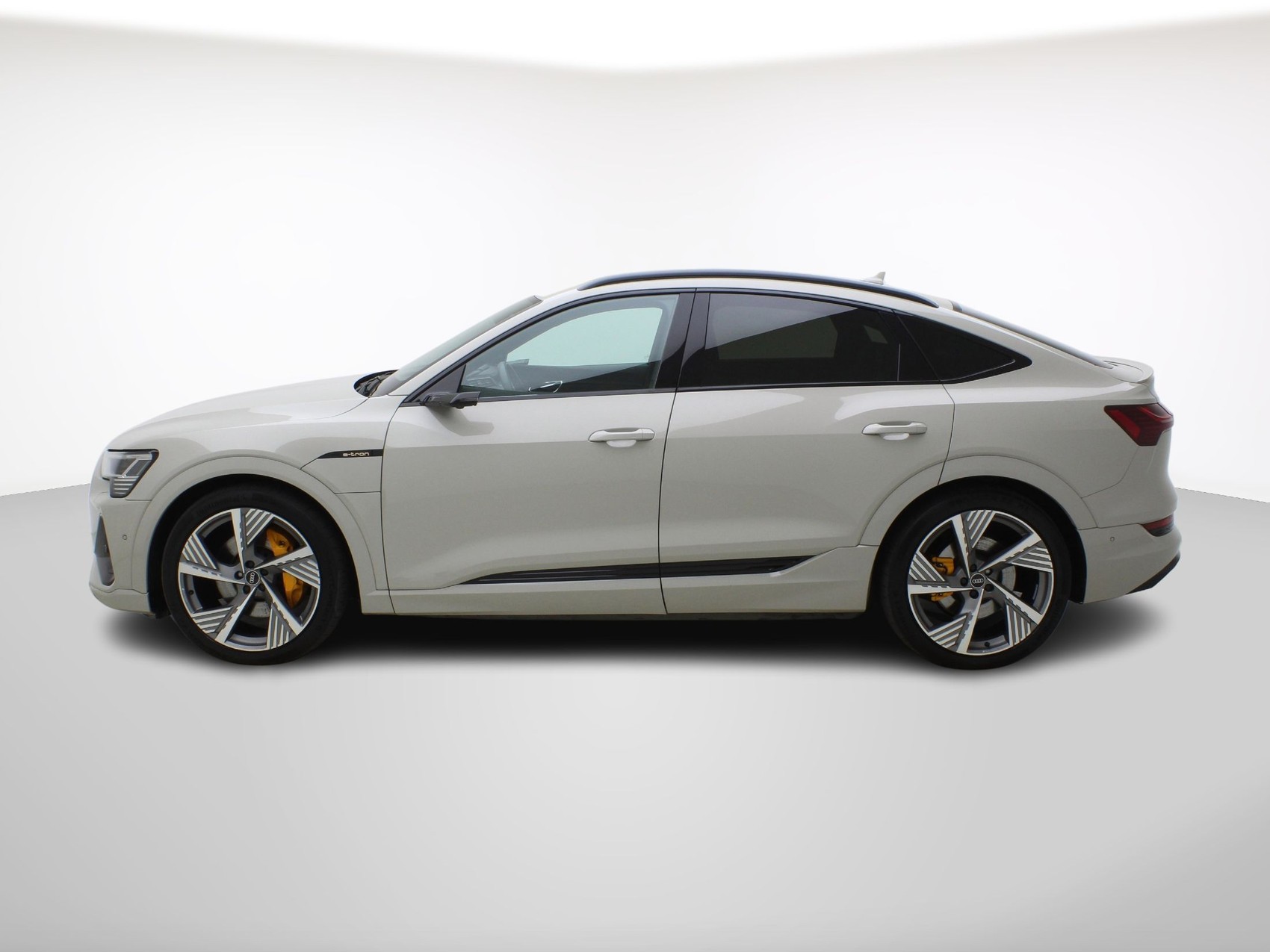 AUDI e-tron Sportback 55 S Line quattro-image-2