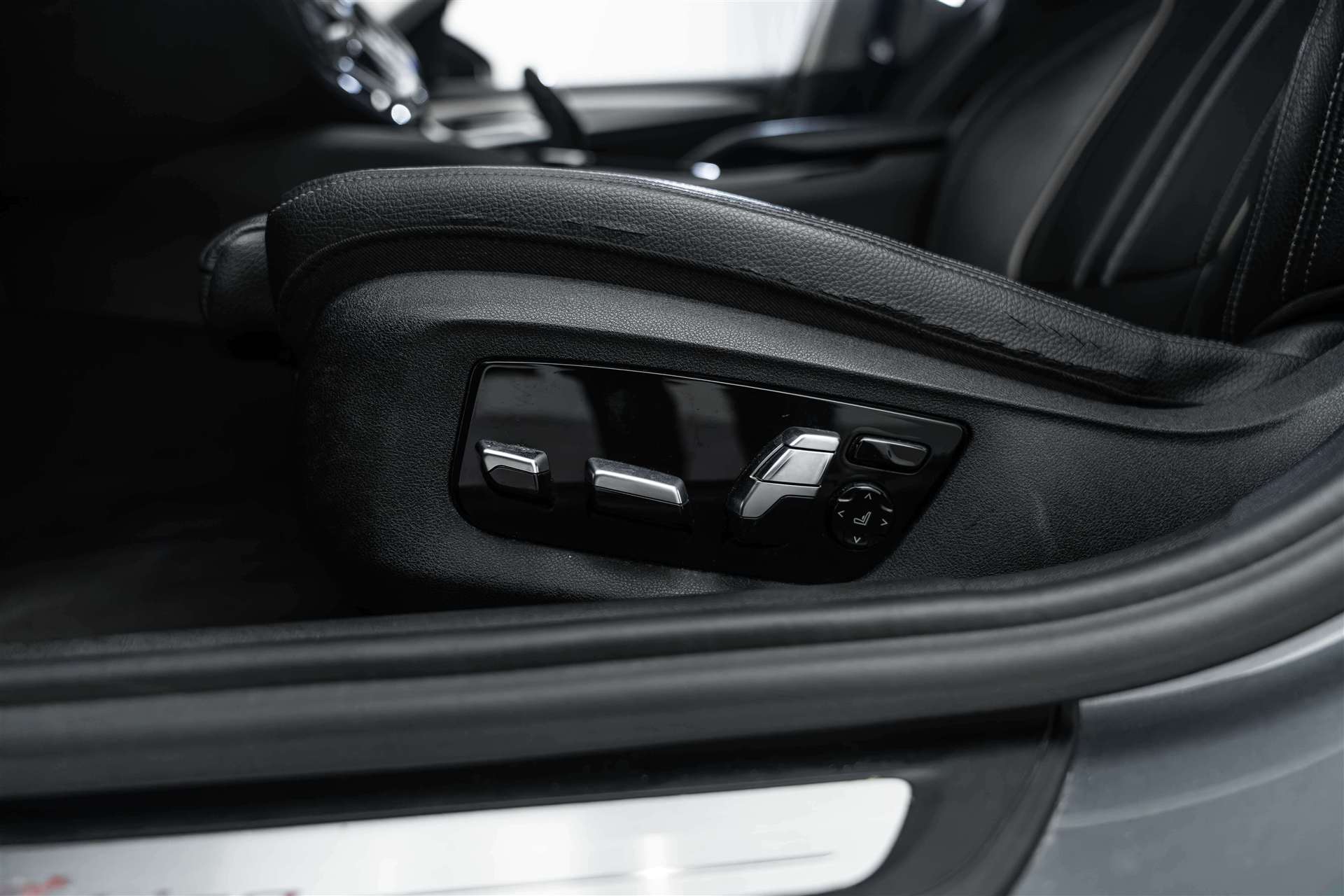 BMW BMW 520d xDrive Sport Line Steptronic-image-19