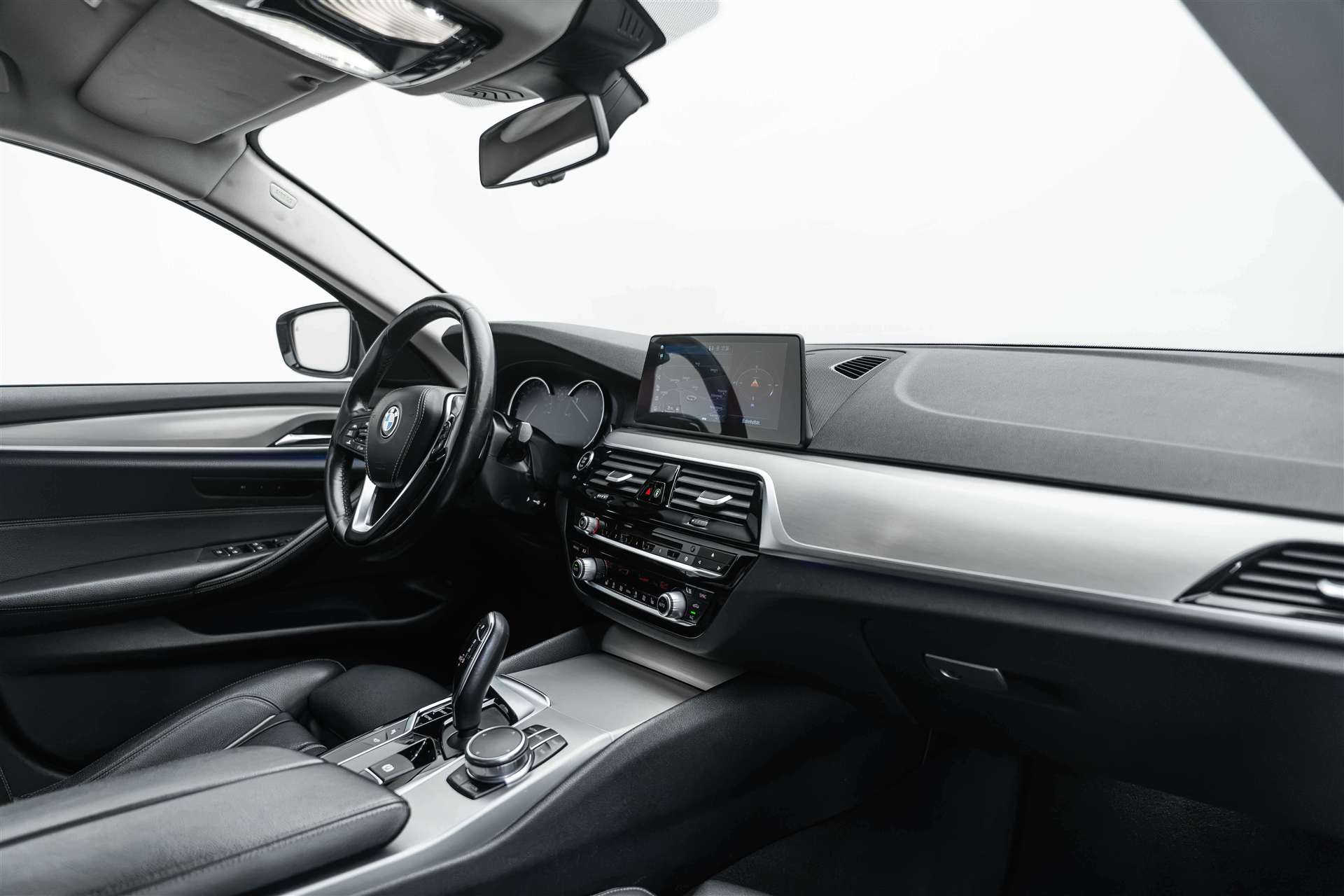 BMW BMW 520d xDrive Sport Line Steptronic-image-14