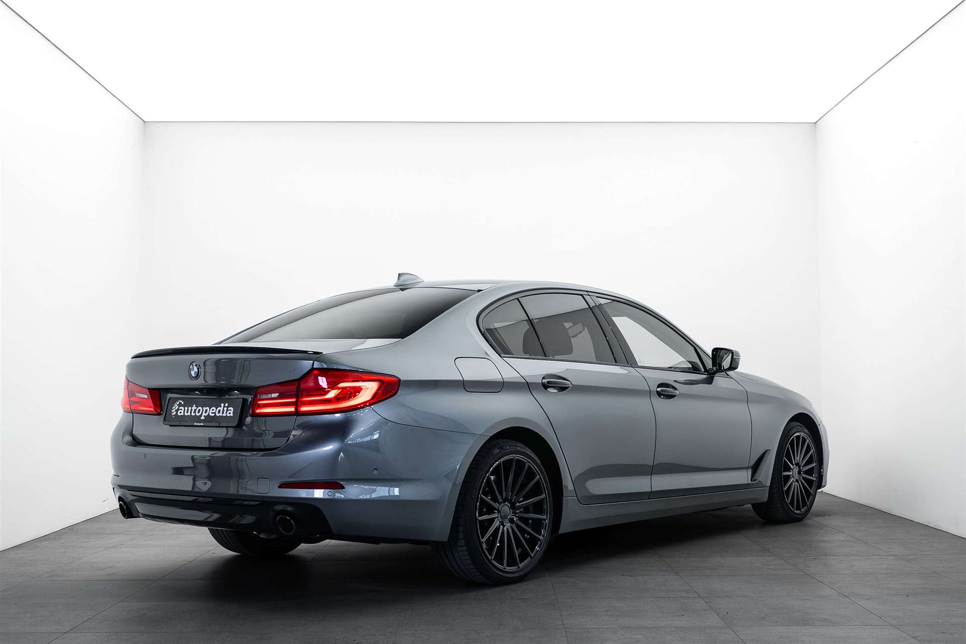 BMW BMW 520d xDrive Sport Line Steptronic-image-6