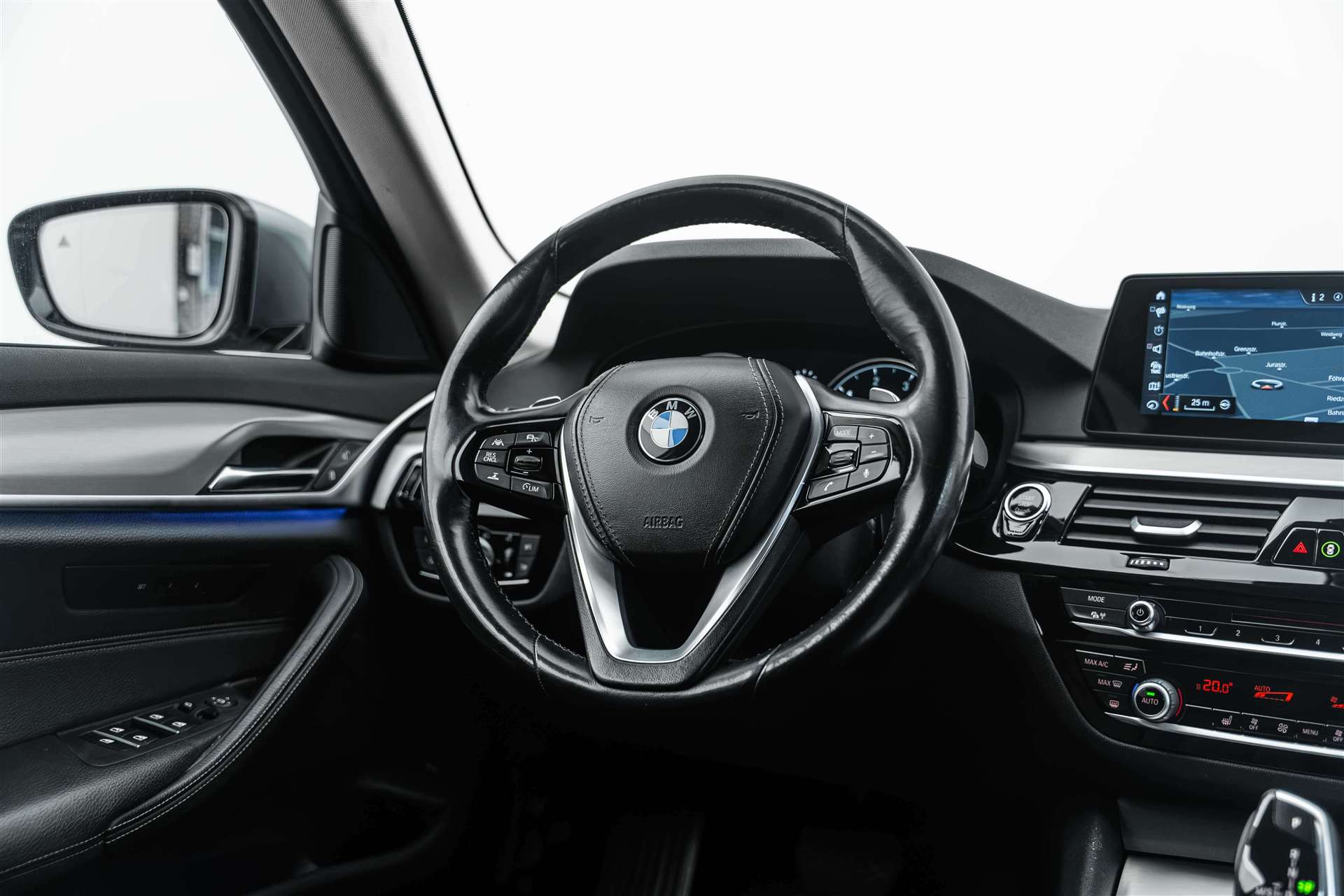 BMW BMW 520d xDrive Sport Line Steptronic-image-13