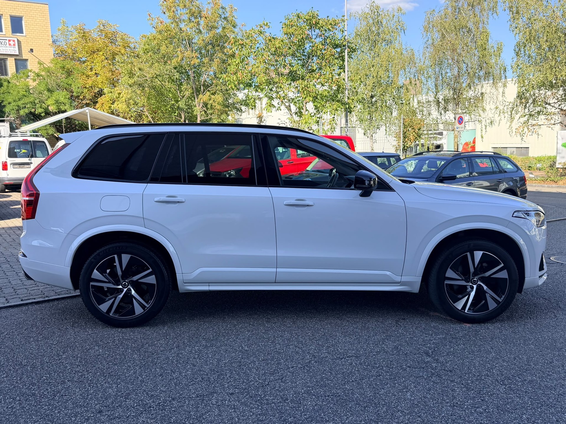VOLVO XC90 B5 Diesel Mild Hybrid AWD R-Design Geartronic-image-3