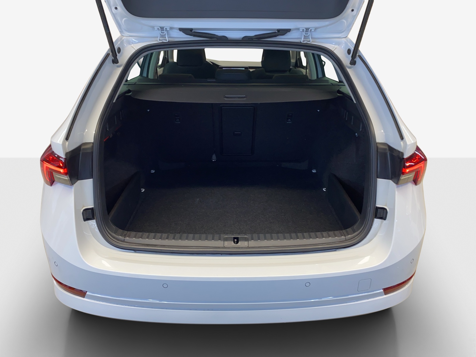 SKODA Octavia Combi 2.0 TSI Style DSG 4x4-image-12