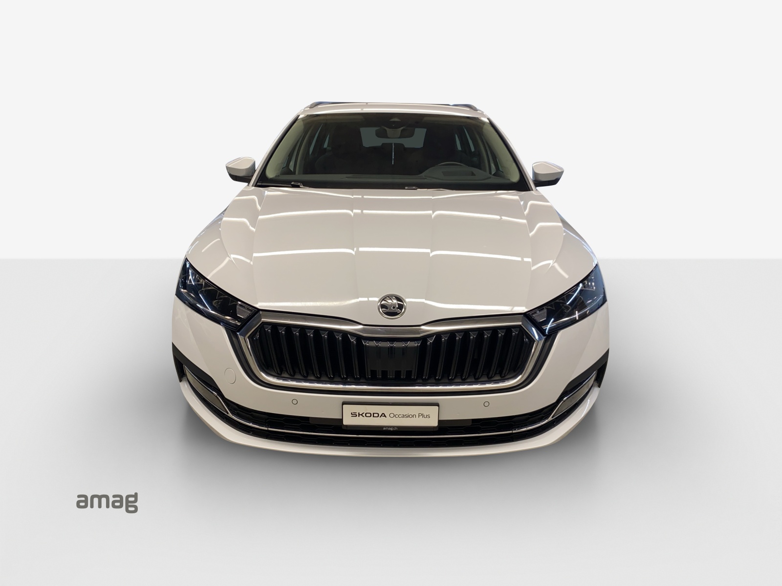 SKODA Octavia Combi 2.0 TSI Style DSG 4x4-image-6