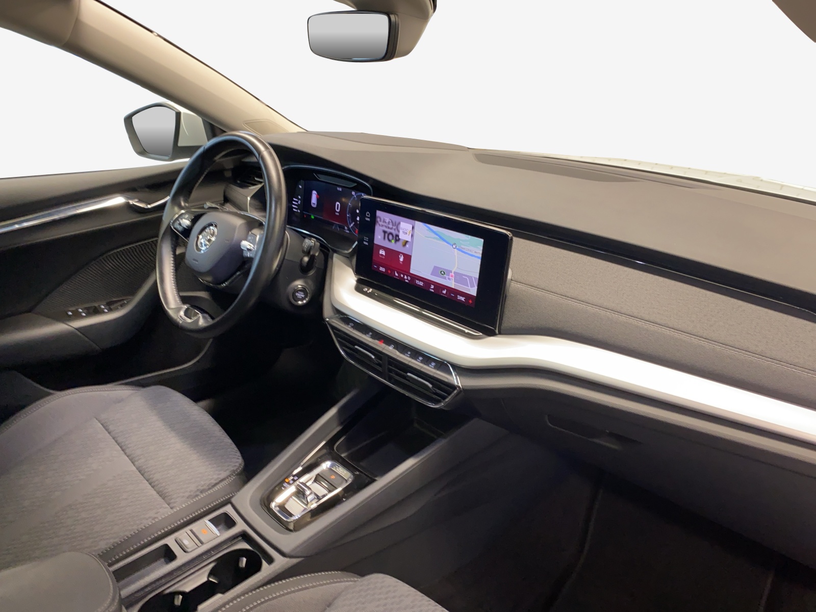 SKODA Octavia Combi 2.0 TSI Style DSG 4x4-image-14