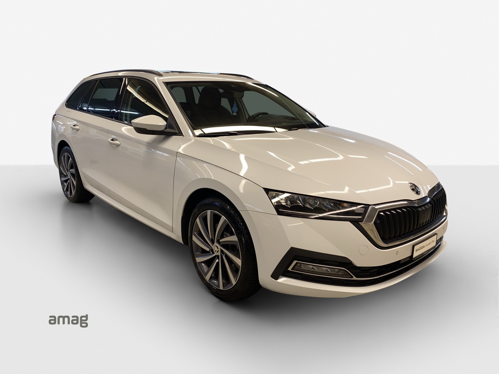 SKODA Octavia Combi 2.0 TSI Style DSG 4x4-image-5