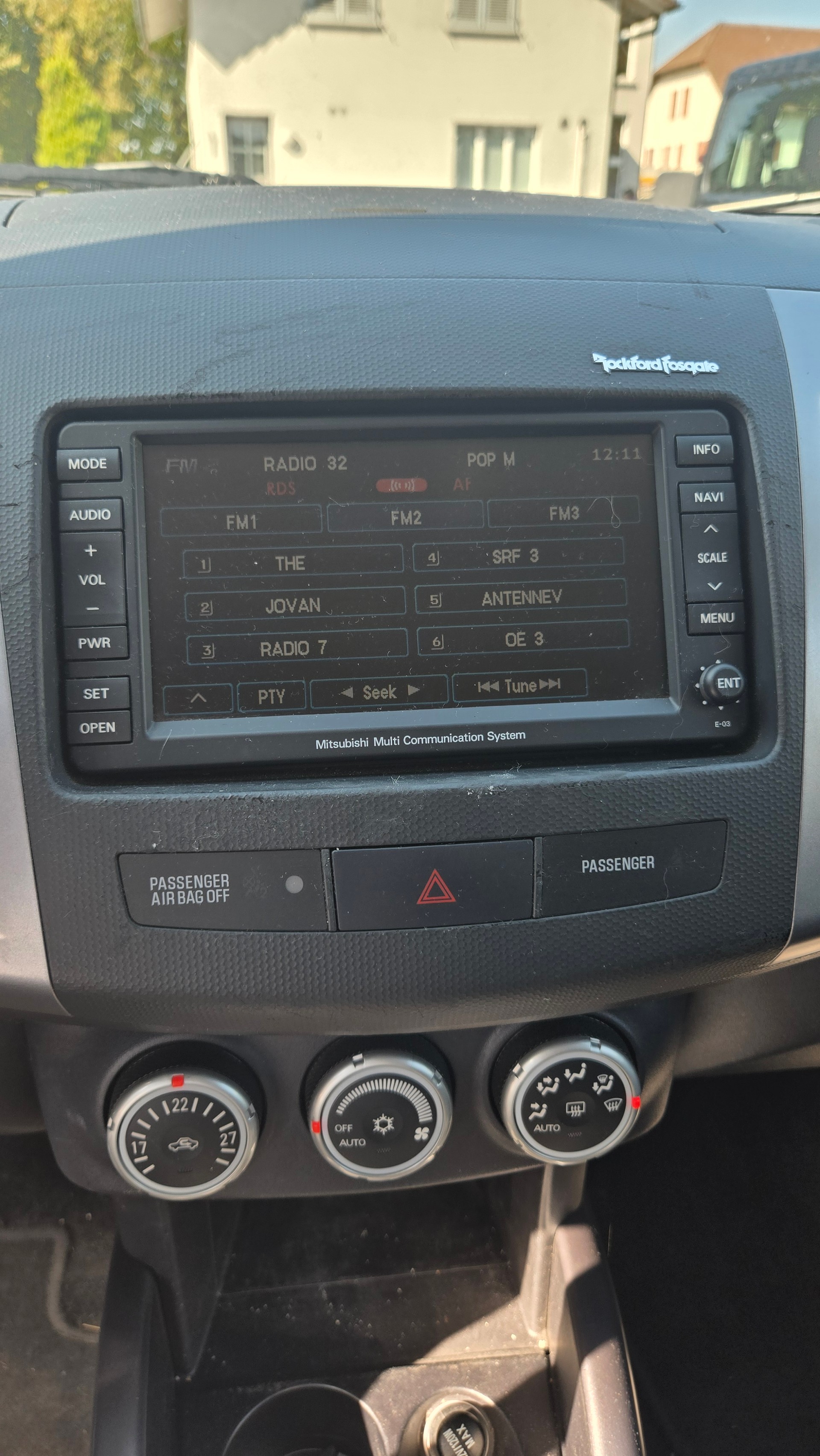 MITSUBISHI Outlander 2.4 Intense 4WD-image-10