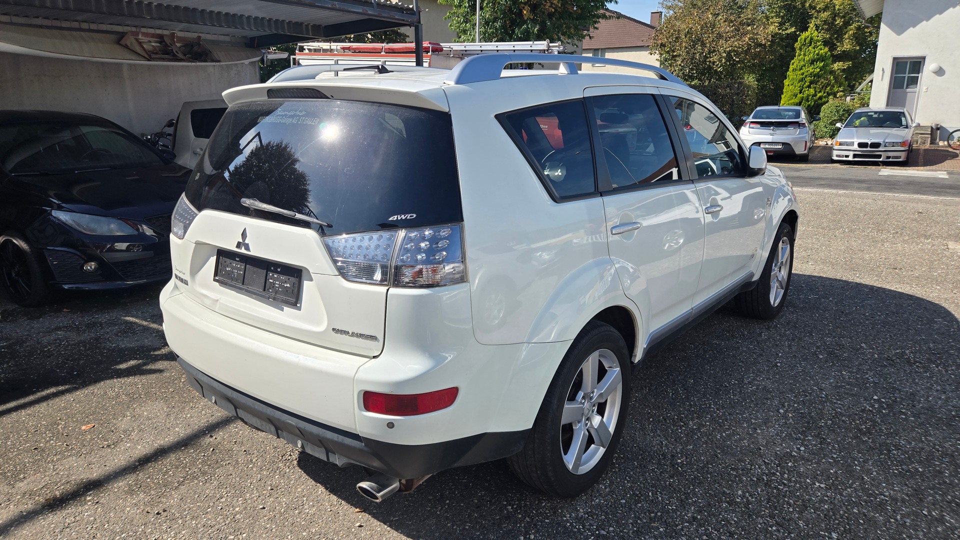 MITSUBISHI Outlander 2.4 Intense 4WD-image-6
