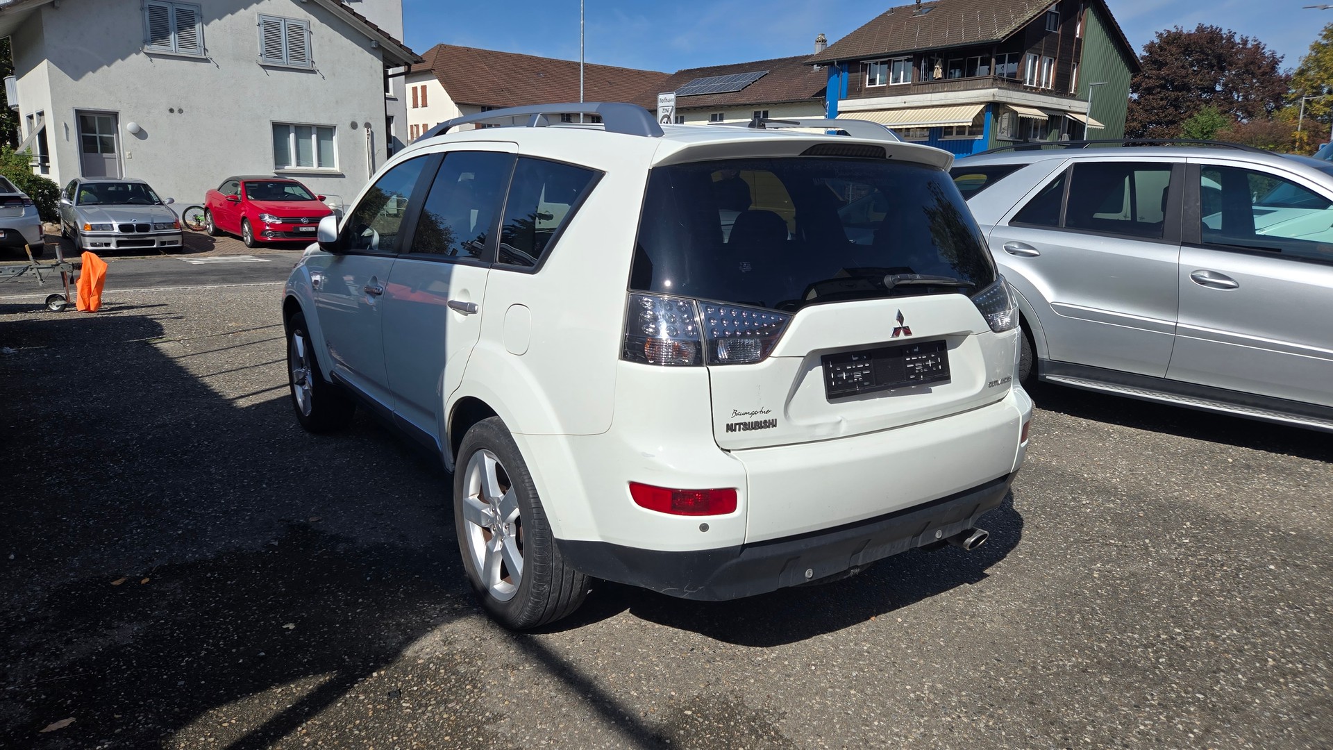 MITSUBISHI Outlander 2.4 Intense 4WD-image-7