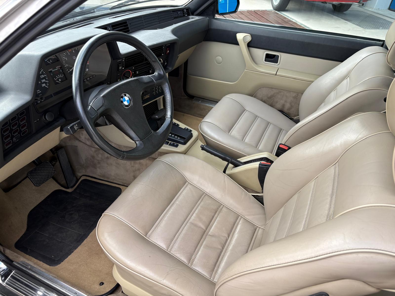 BMW CSi-image-5