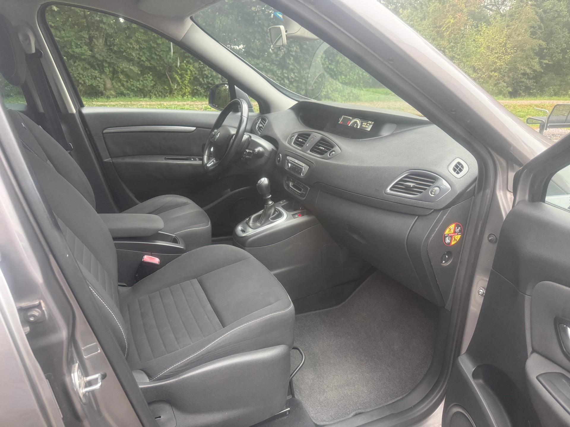 RENAULT Scénic 1.2 16V Turbo Expression-image-7