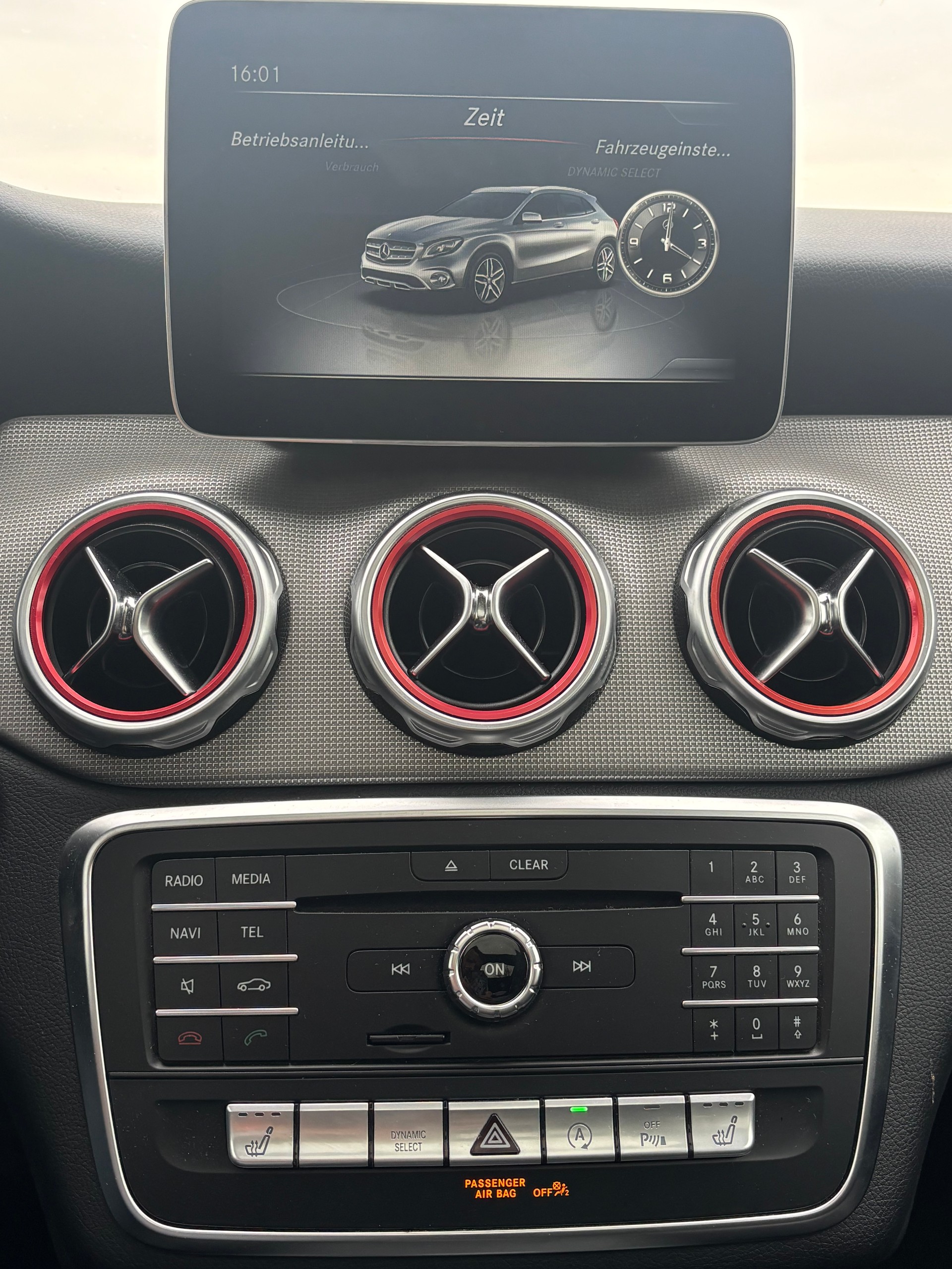 MERCEDES-BENZ E 200 Coupé AMG Line 4 Matic 9G-Tronic-image-14