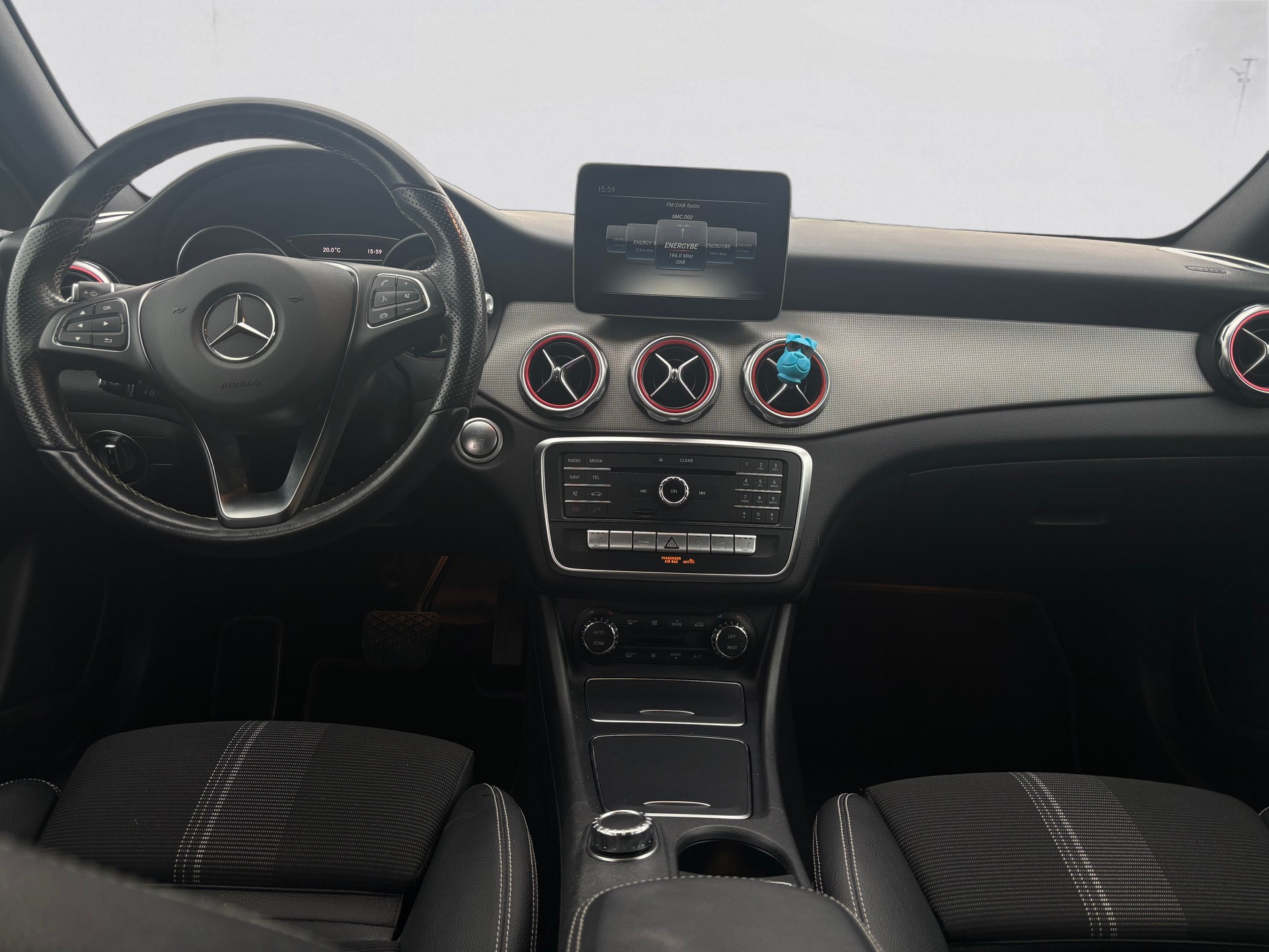 MERCEDES-BENZ E 200 Coupé AMG Line 4 Matic 9G-Tronic-image-6