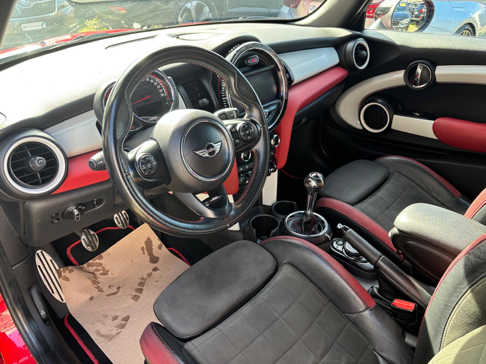 MINI Cooper John Cooper Works-image-8