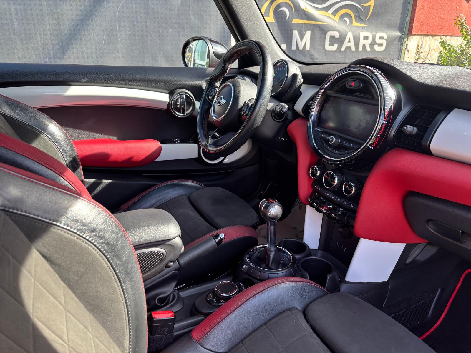 MINI Cooper John Cooper Works-image-6