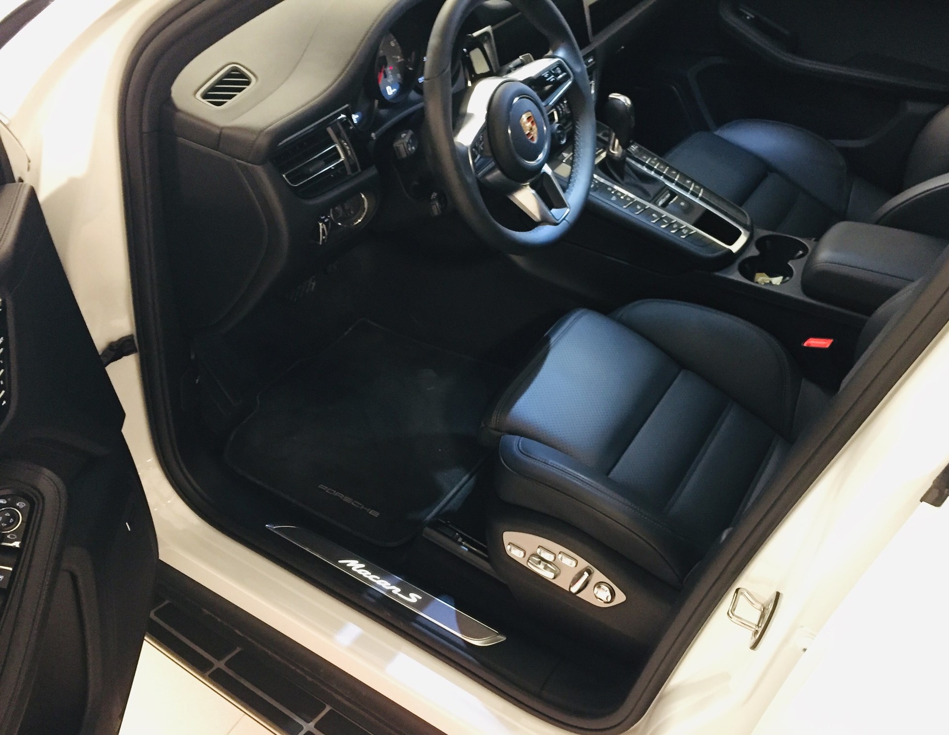 PORSCHE Macan S PDK-image-1