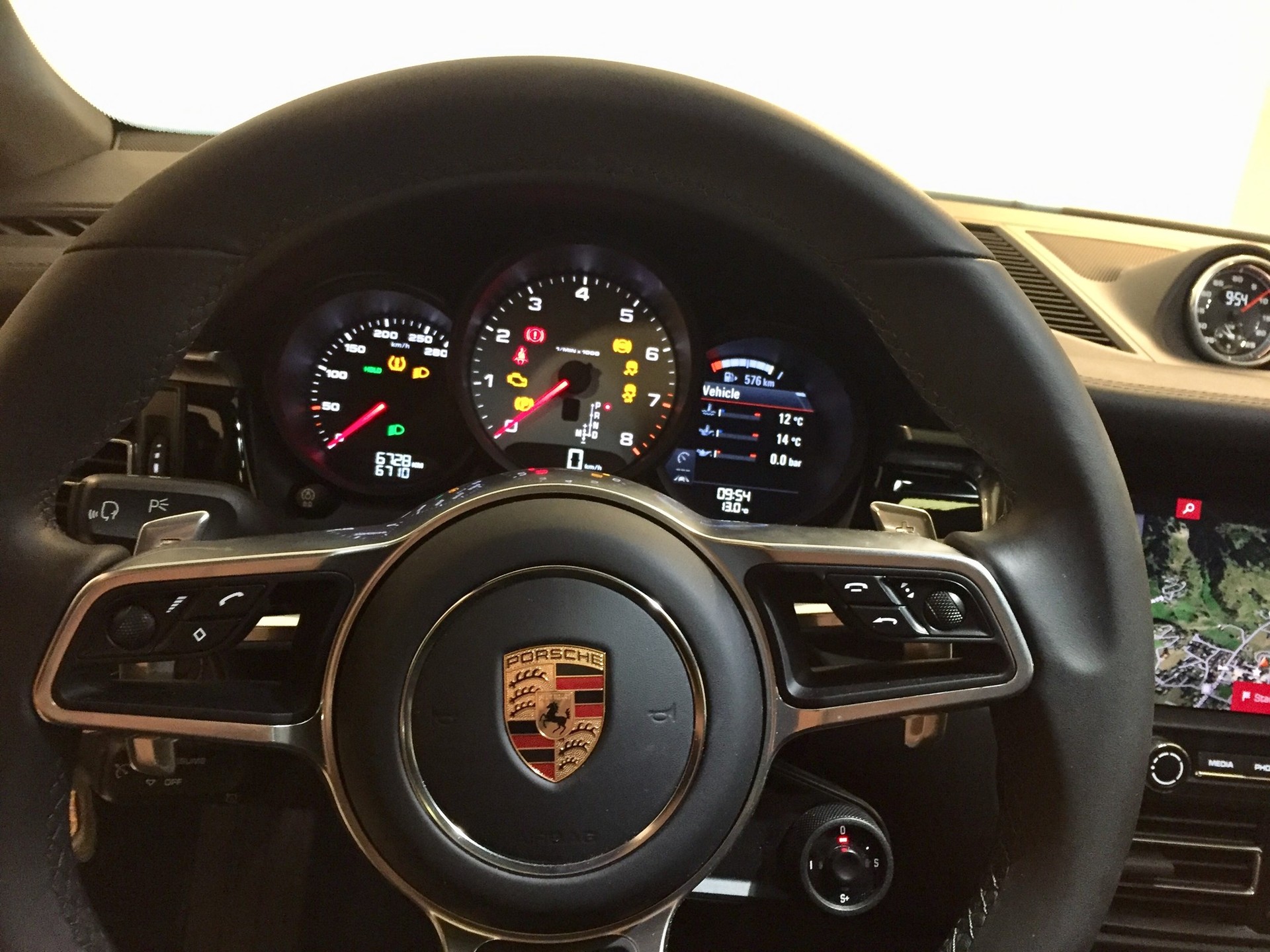 PORSCHE Macan S PDK-image-4