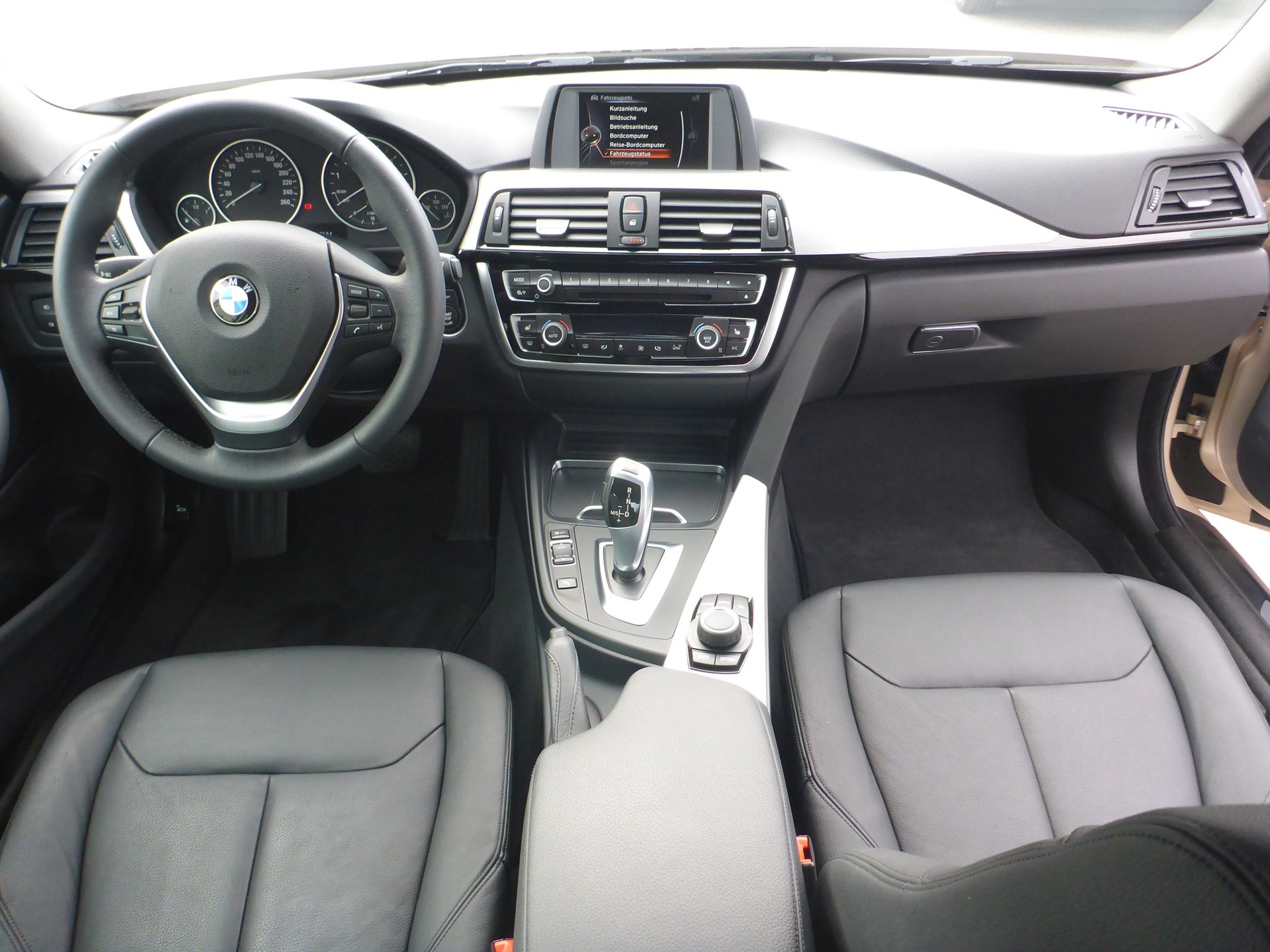 BMW 420i Coupé xDrive Luxury Line-image-10