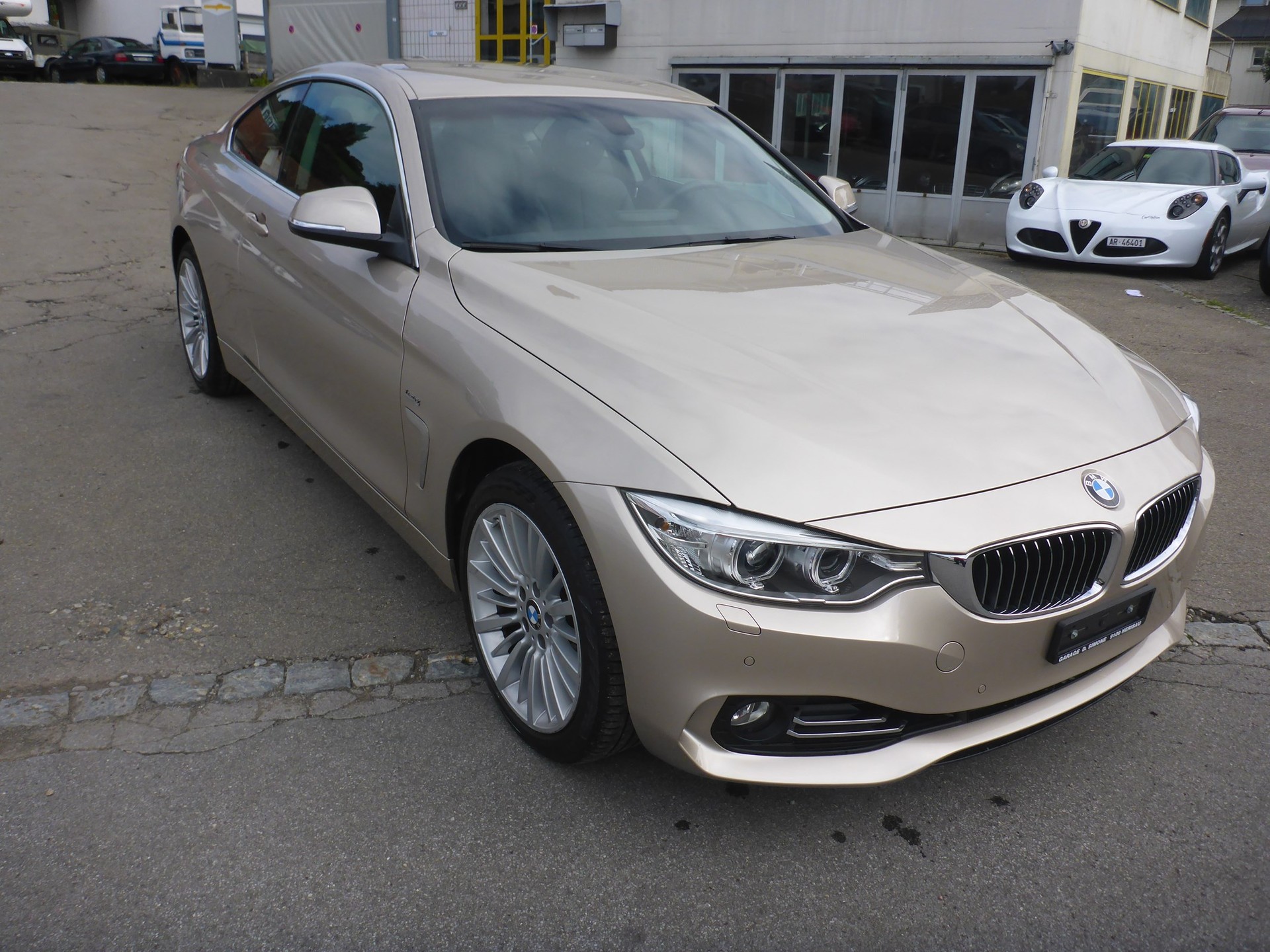 BMW 420i Coupé xDrive Luxury Line-image-1