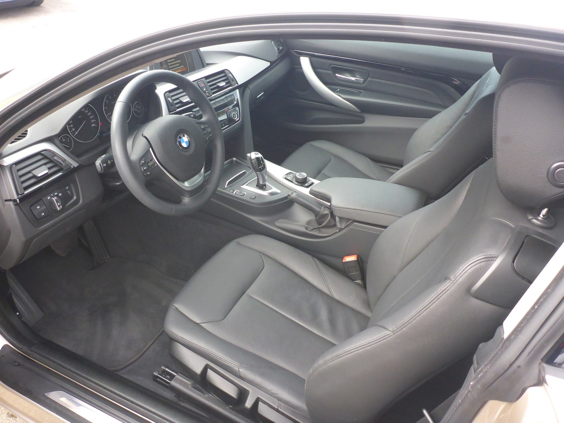 BMW 420i Coupé xDrive Luxury Line-image-8