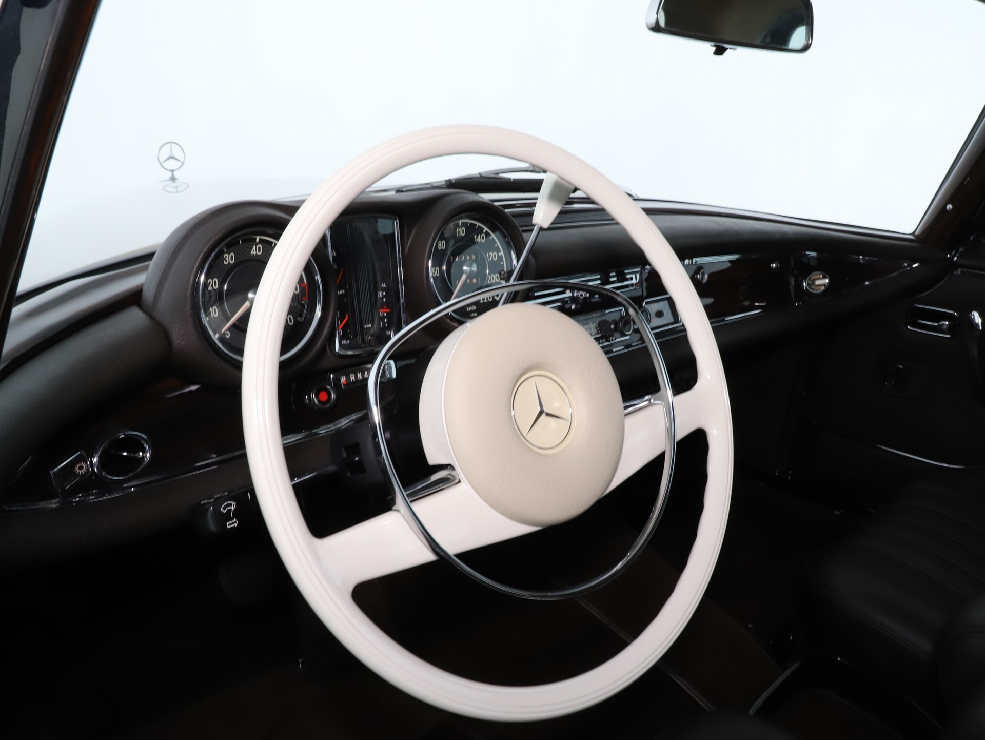 MERCEDES-BENZ 280 SE 2.8 Cabriolet-image-9