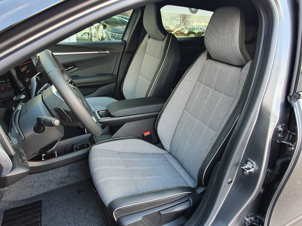 RENAULT Mégane E-Tech techno-image-4