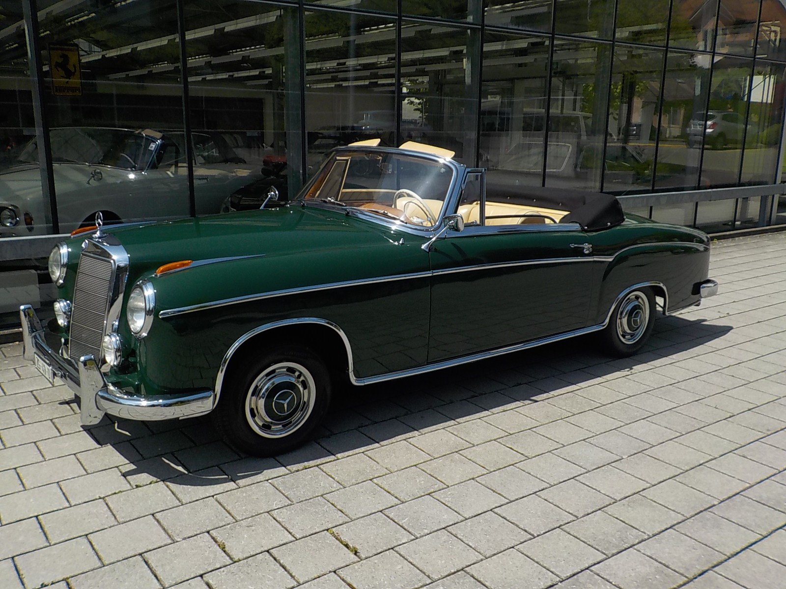 MERCEDES-BENZ 220 S Ponton Cabriolet