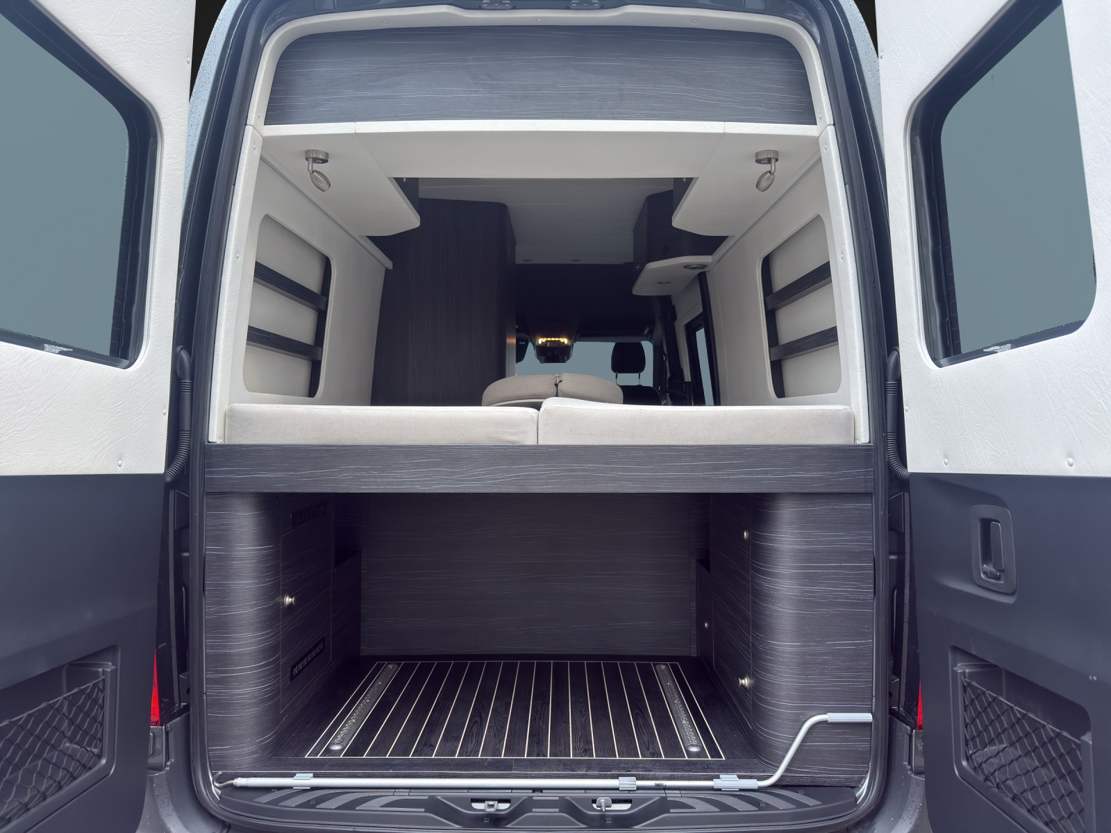MERCEDES-BENZ 419 CDI Sprinter 4x4 Rogus Roadtrip-image-10