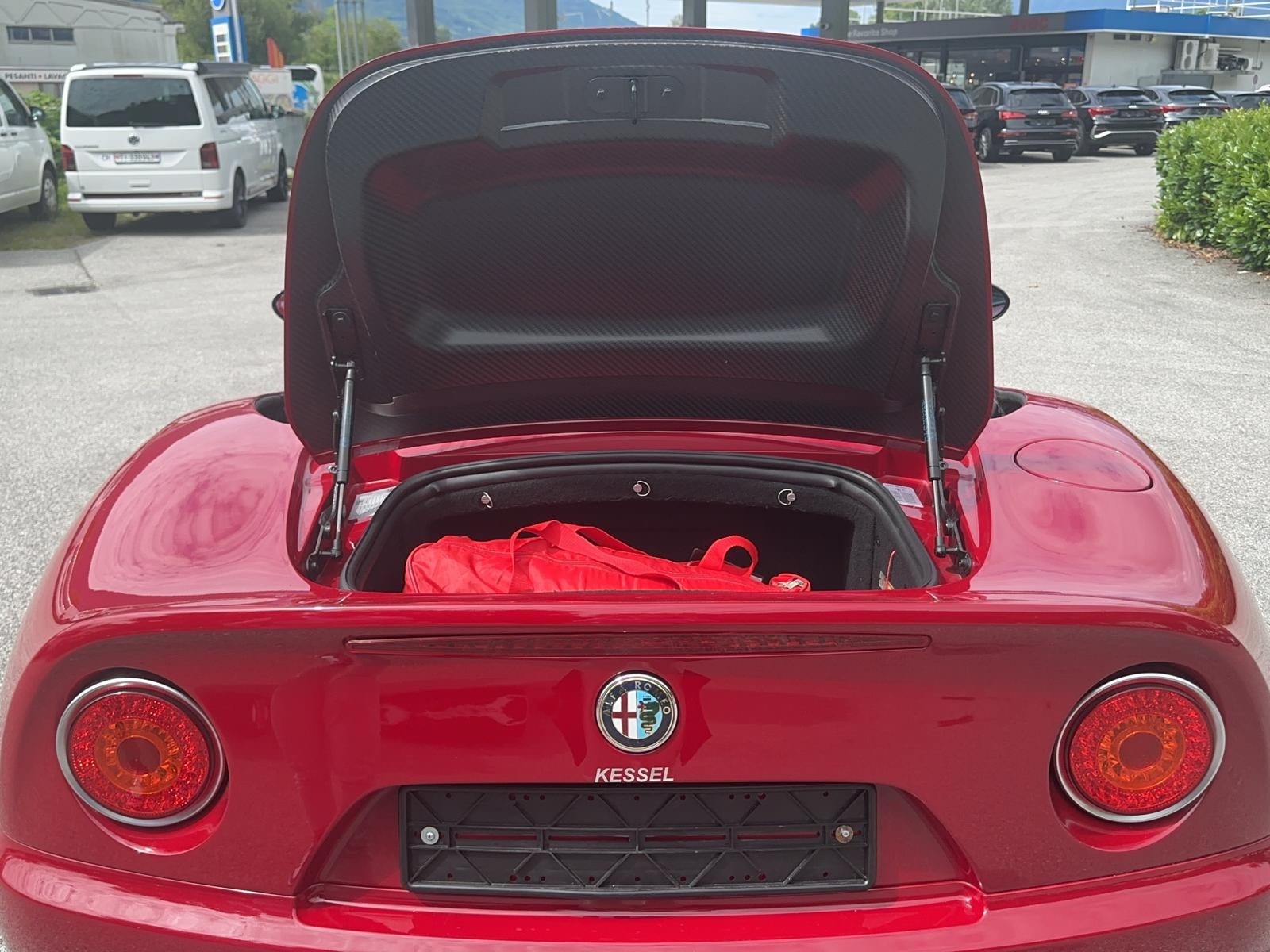 ALFA ROMEO 8C-image-2