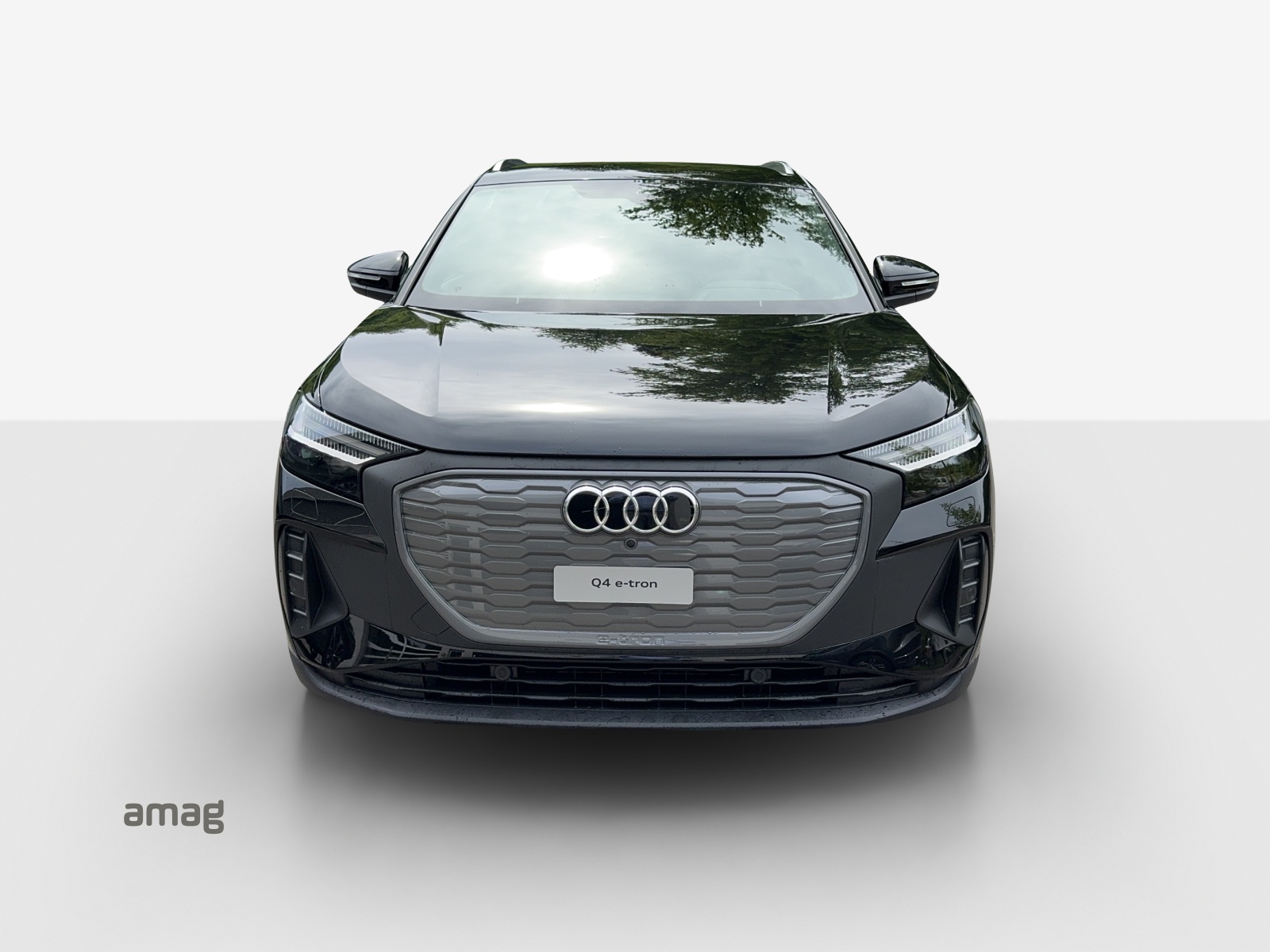 AUDI Q4 e-tron 45 quattro-image-4