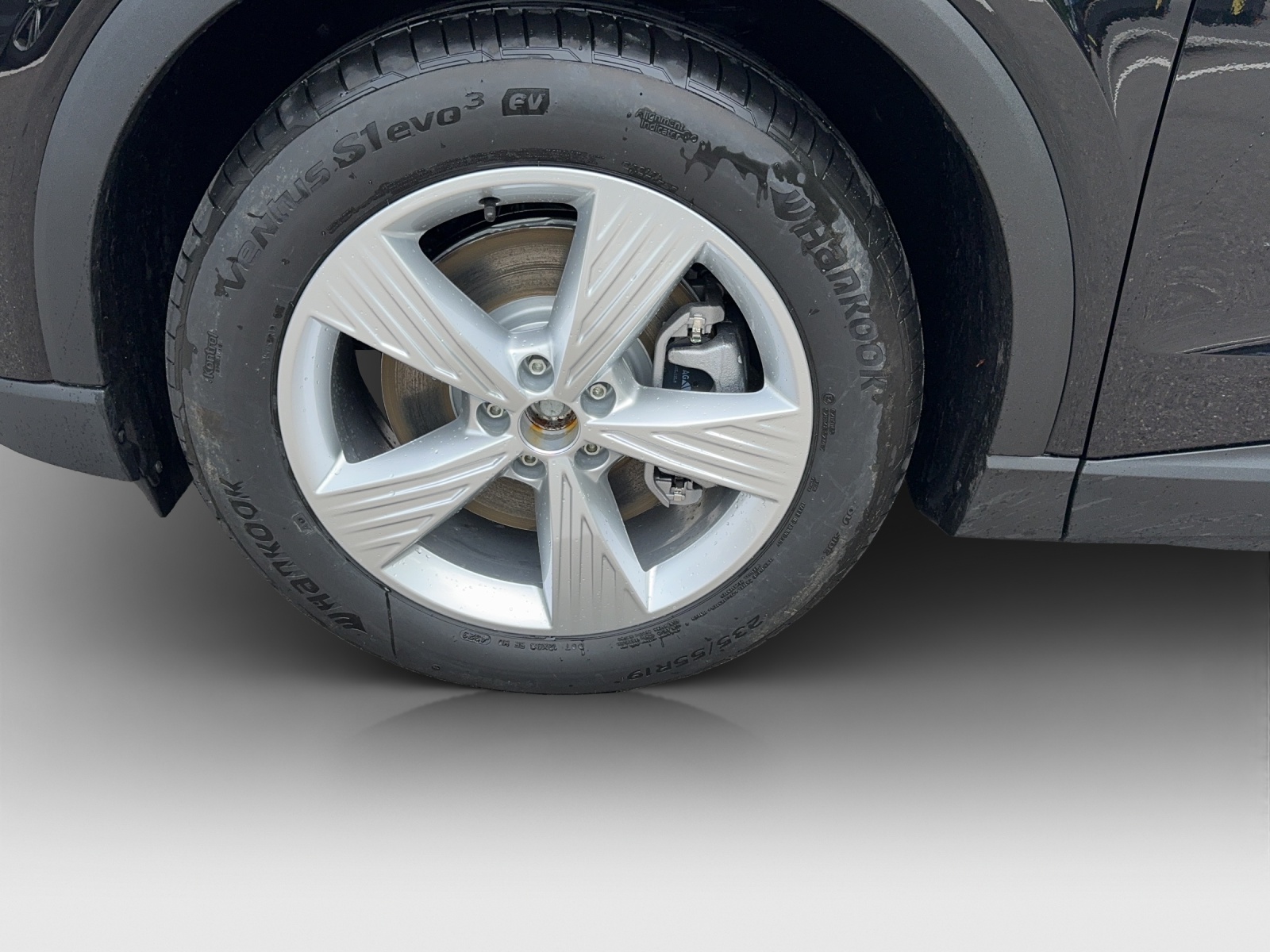 AUDI Q4 e-tron 45 quattro-image-11