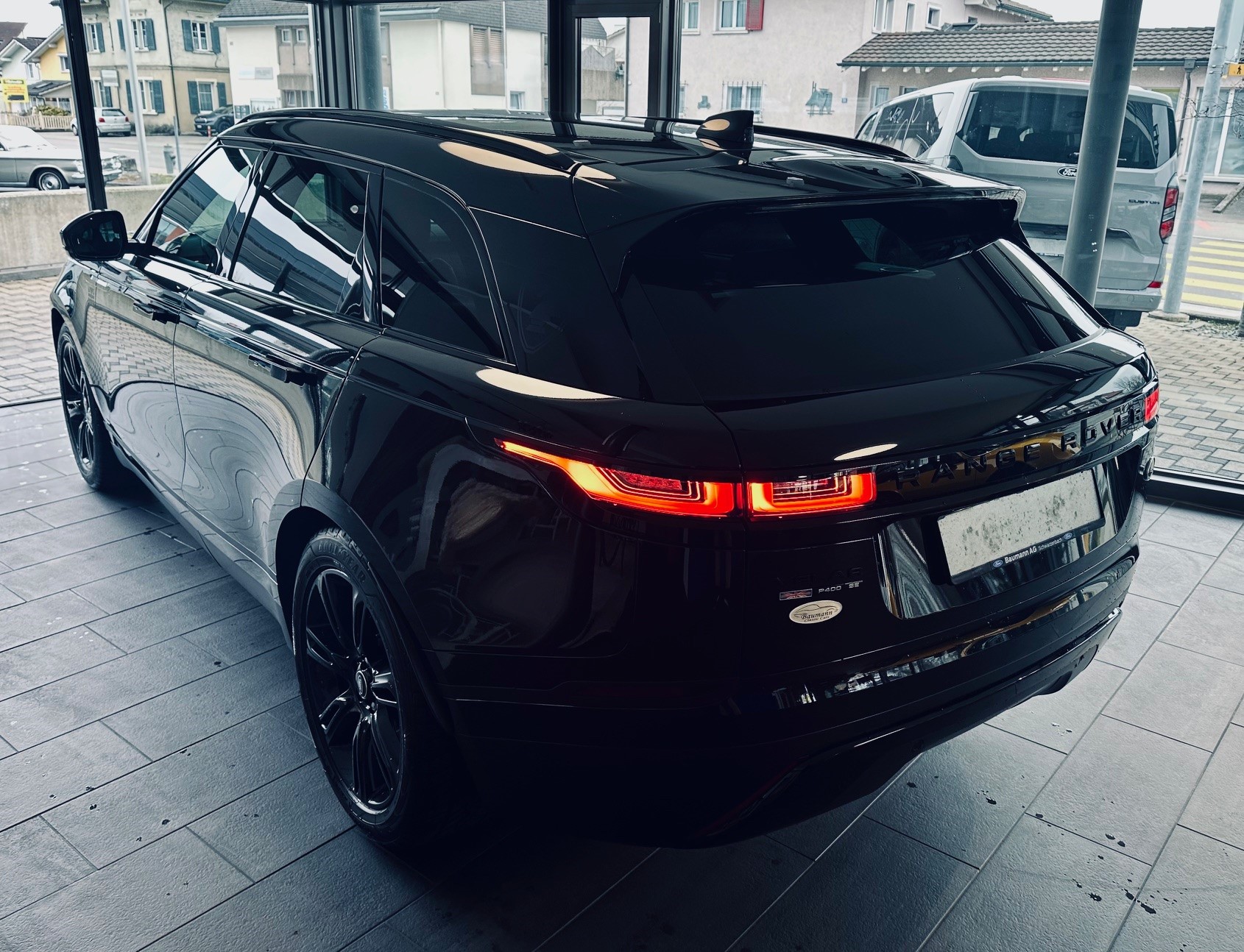 LAND ROVER Range Rover Velar P400 SE-image-1