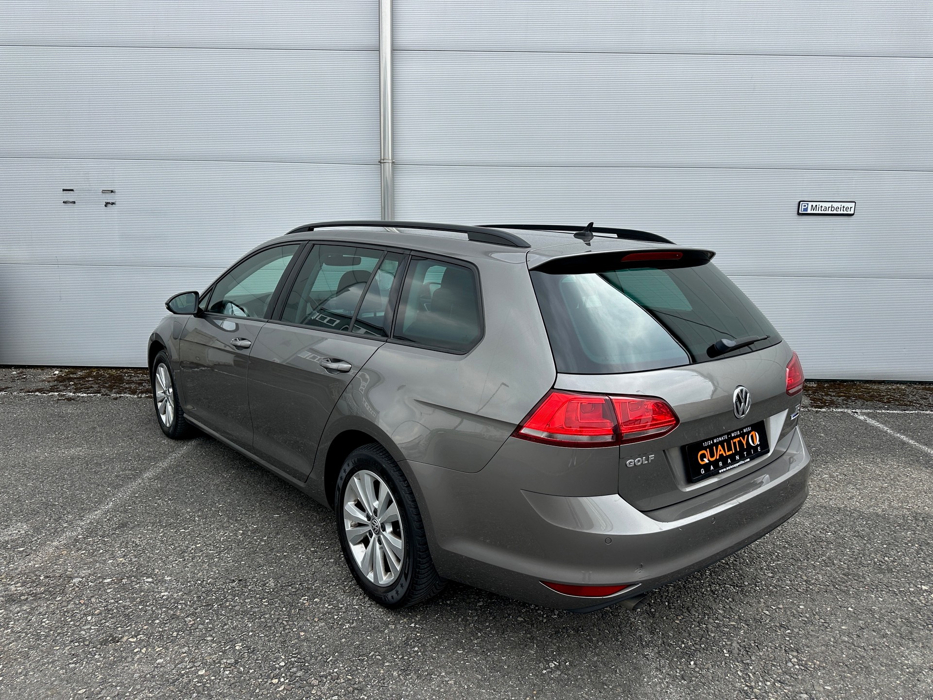 VW Golf Variant 1.6 TDI Comfortline DSG-image-4