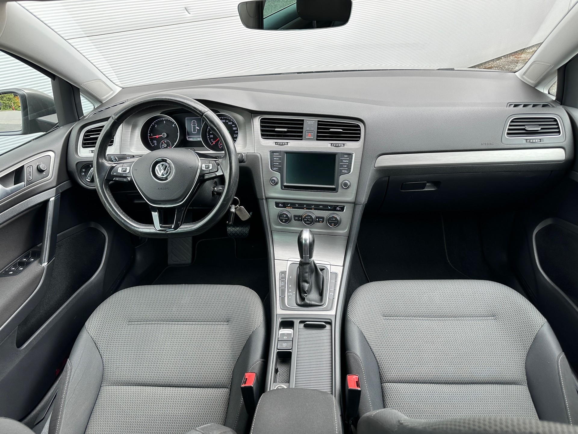VW Golf Variant 1.6 TDI Comfortline DSG-image-6