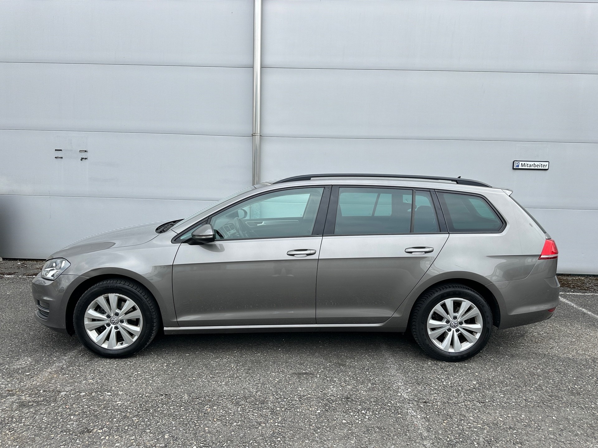VW Golf Variant 1.6 TDI Comfortline DSG-image-2