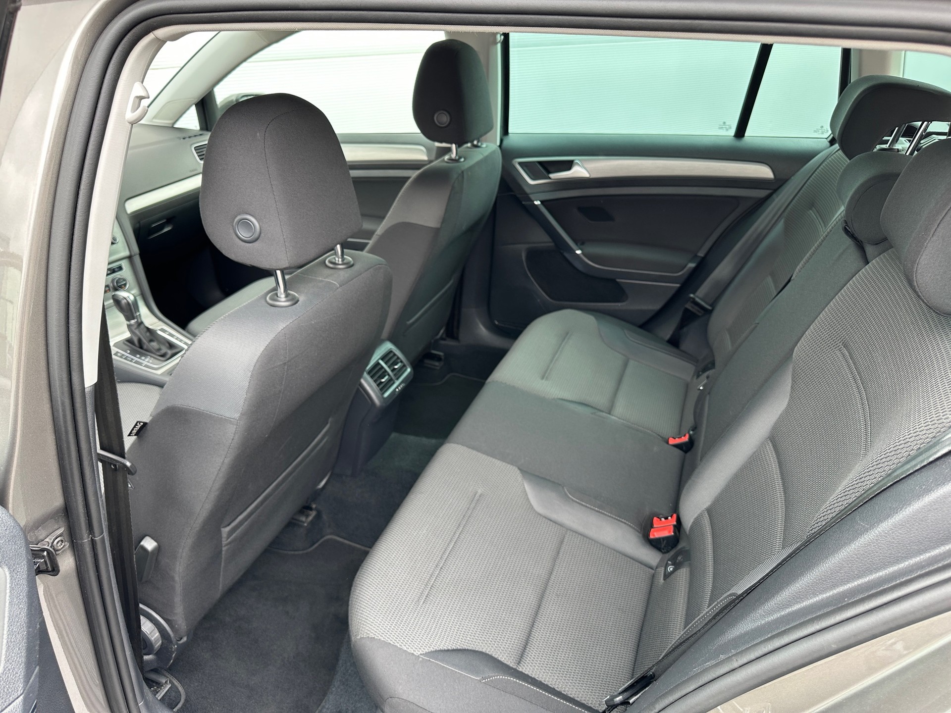 VW Golf Variant 1.6 TDI Comfortline DSG-image-8