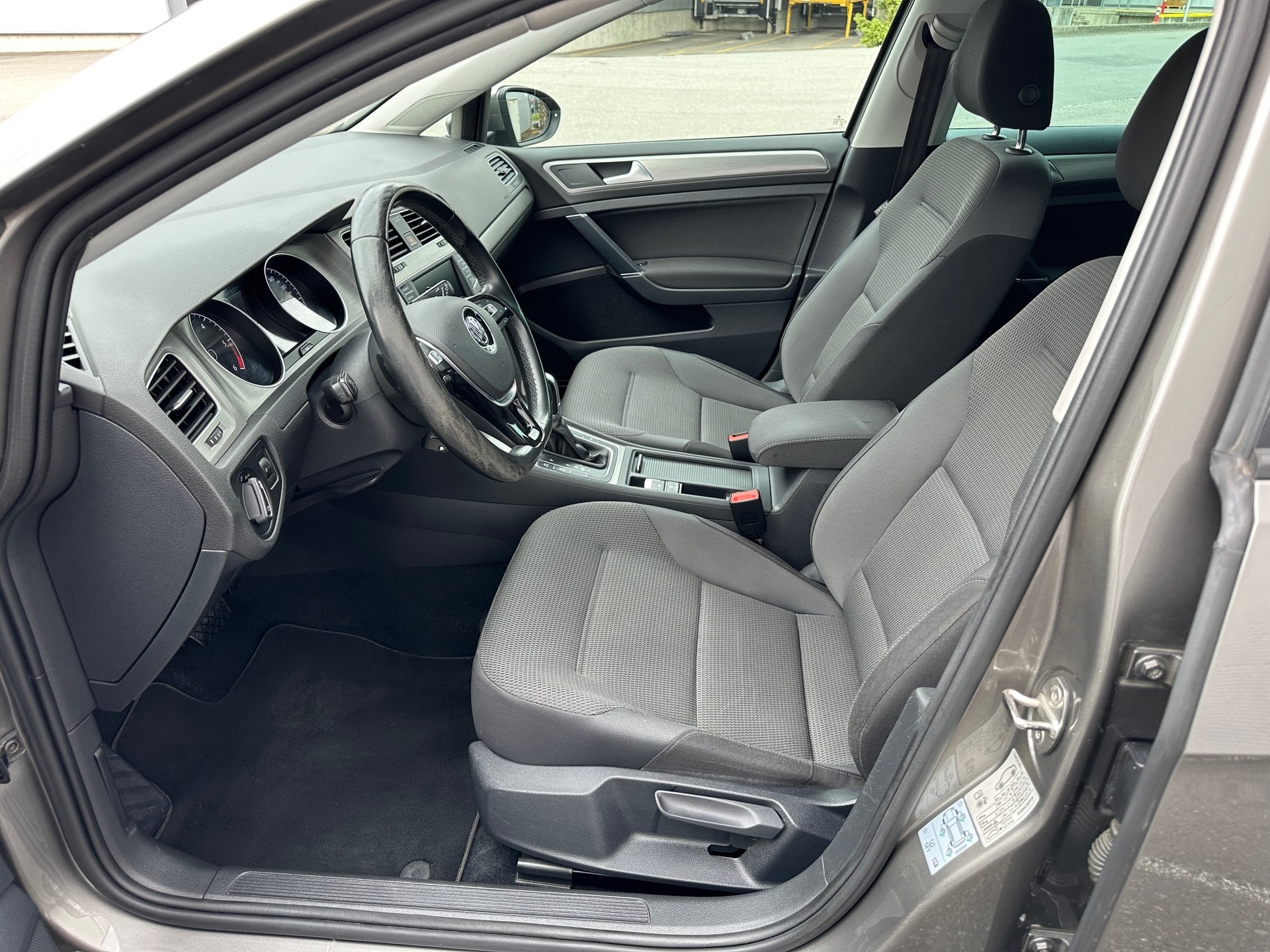 VW Golf Variant 1.6 TDI Comfortline DSG-image-7
